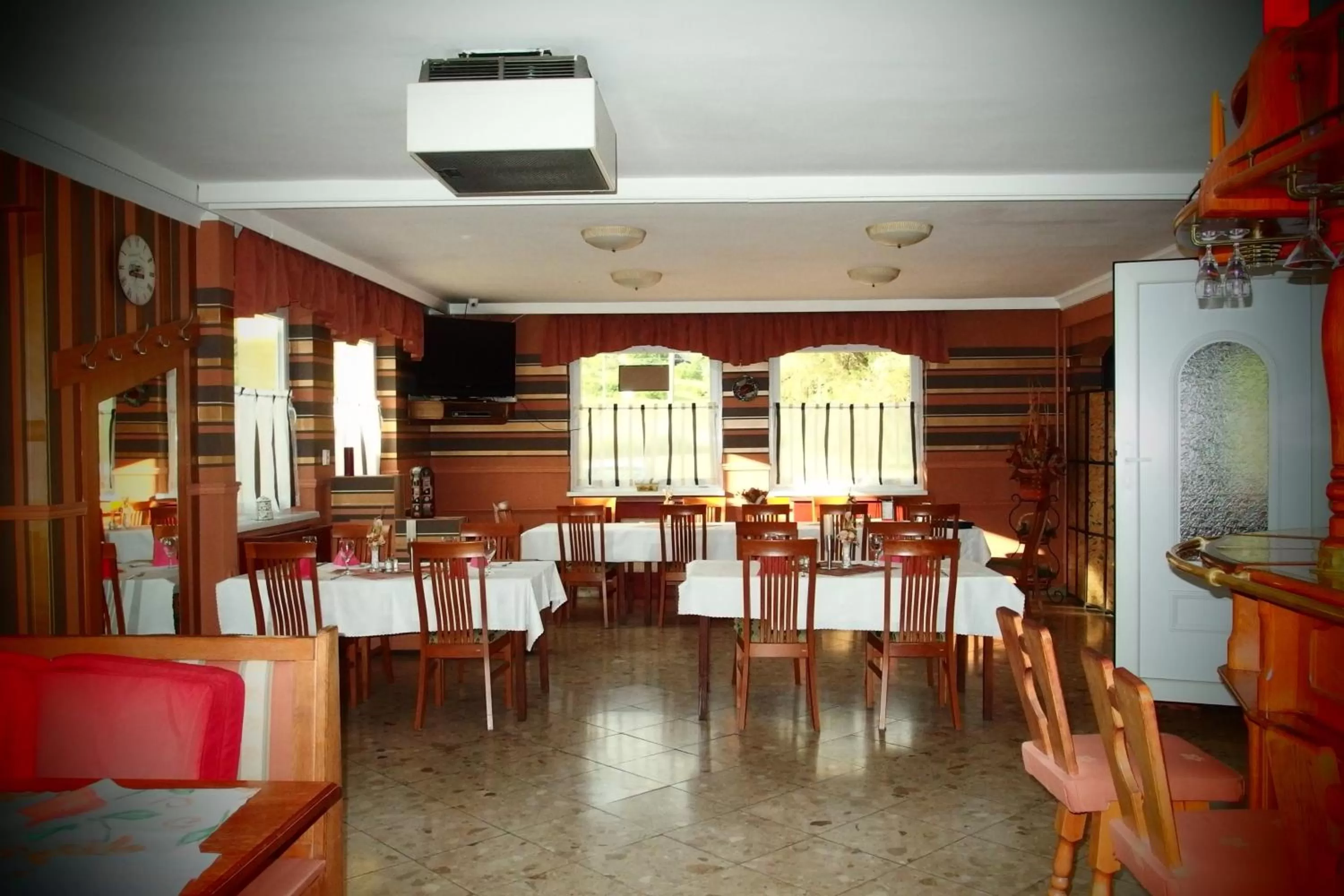 Restaurant/places to eat in Romantik Étterem - Panzió