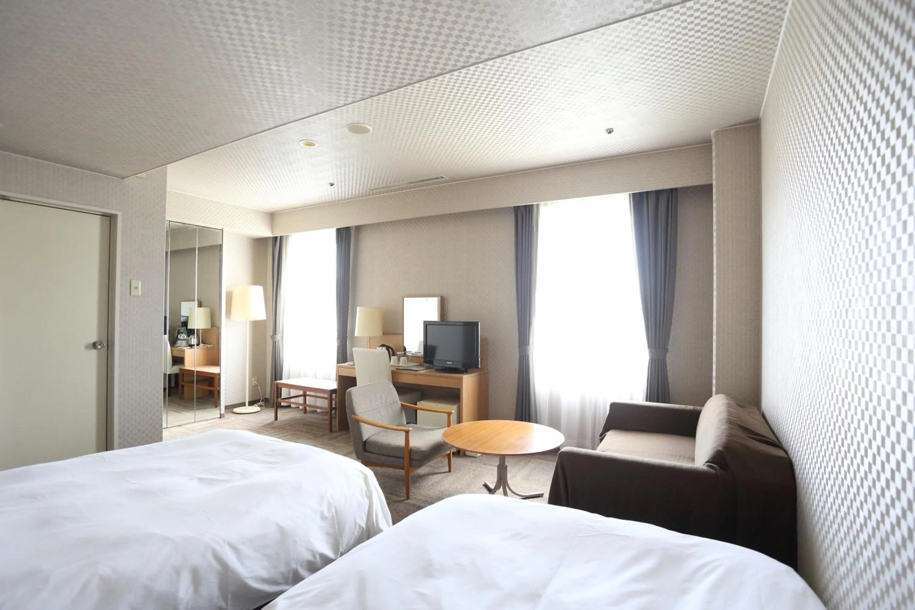Photo of the whole room, Bed in Hotel International House Osaka