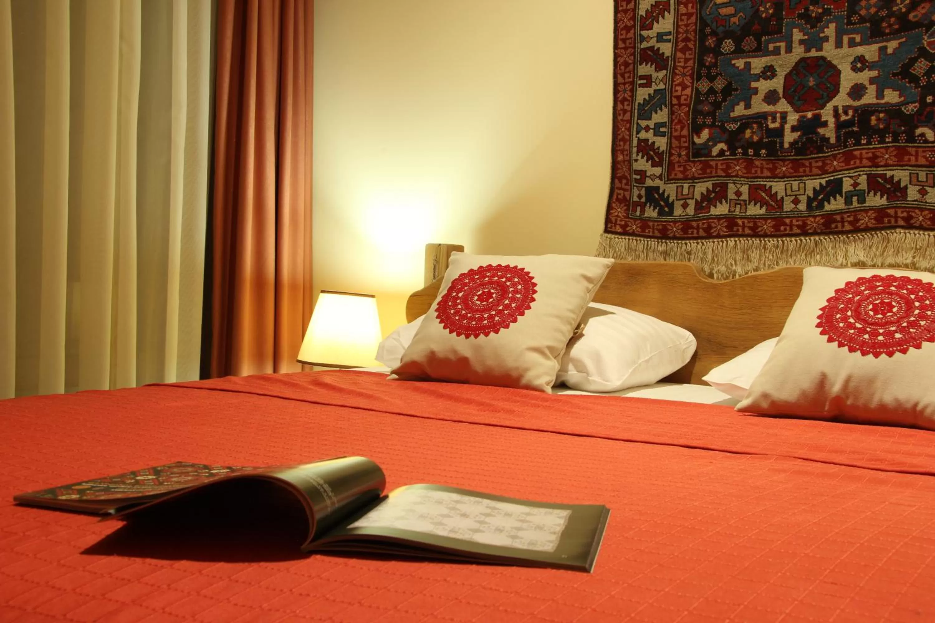 Balcony/Terrace, Bed in Silk Road Hotel