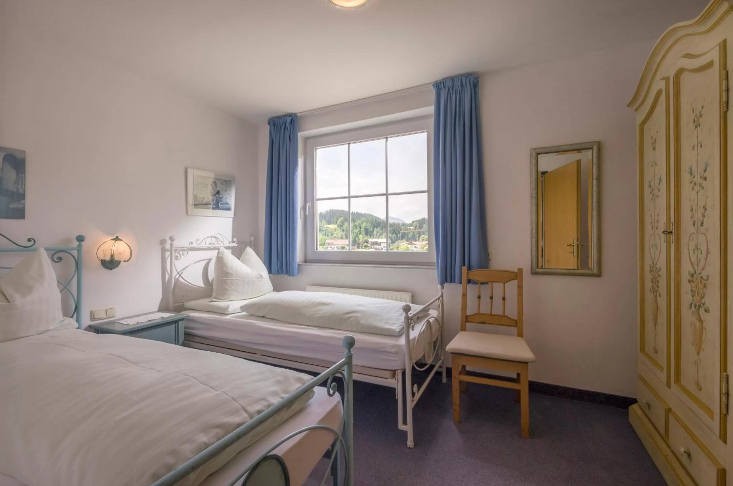 Three-Bedroom Apartment in Apparthotel Tom Sojer