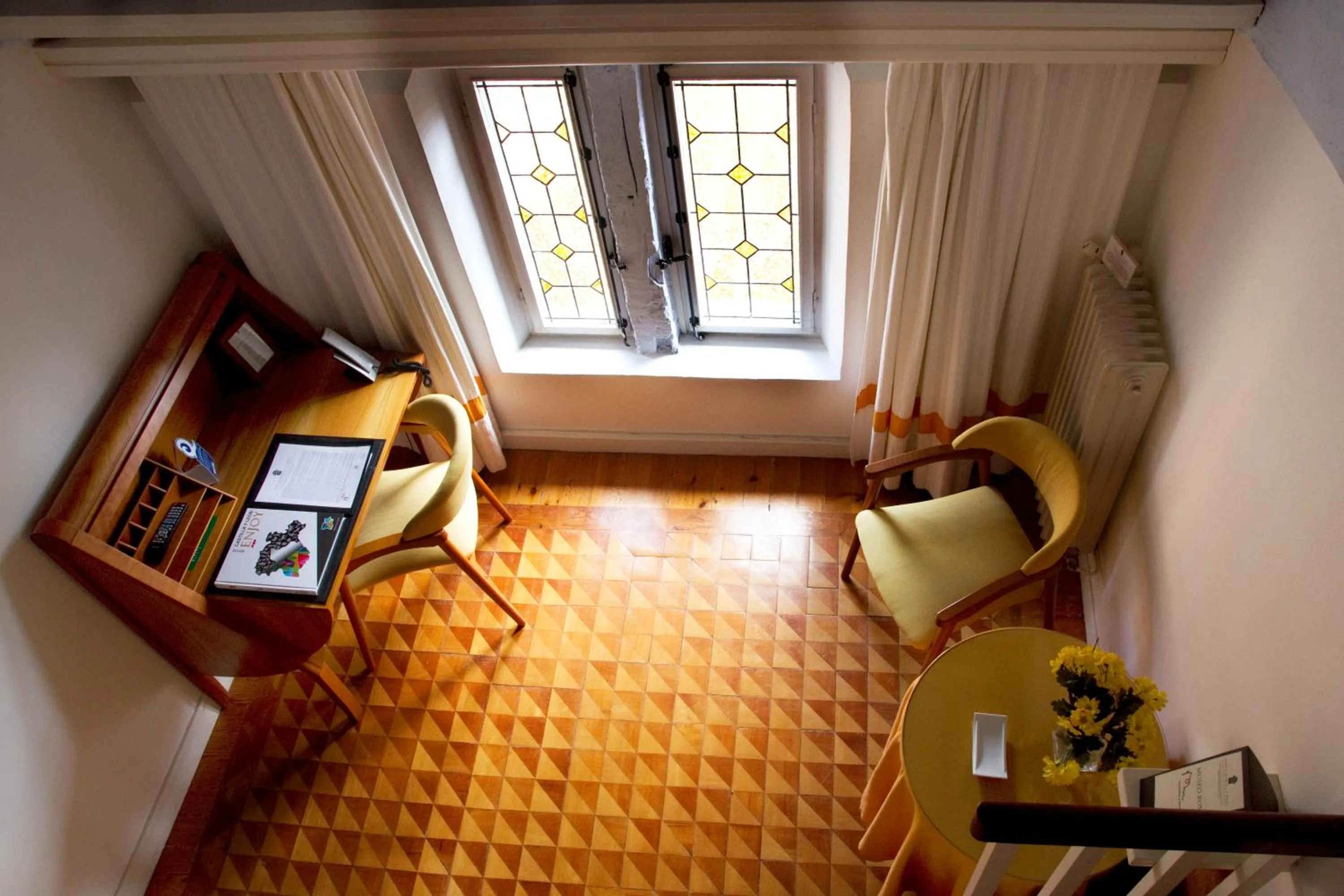 Photo of the whole room, Seating Area in Hotel Posada Santa Maria la Real