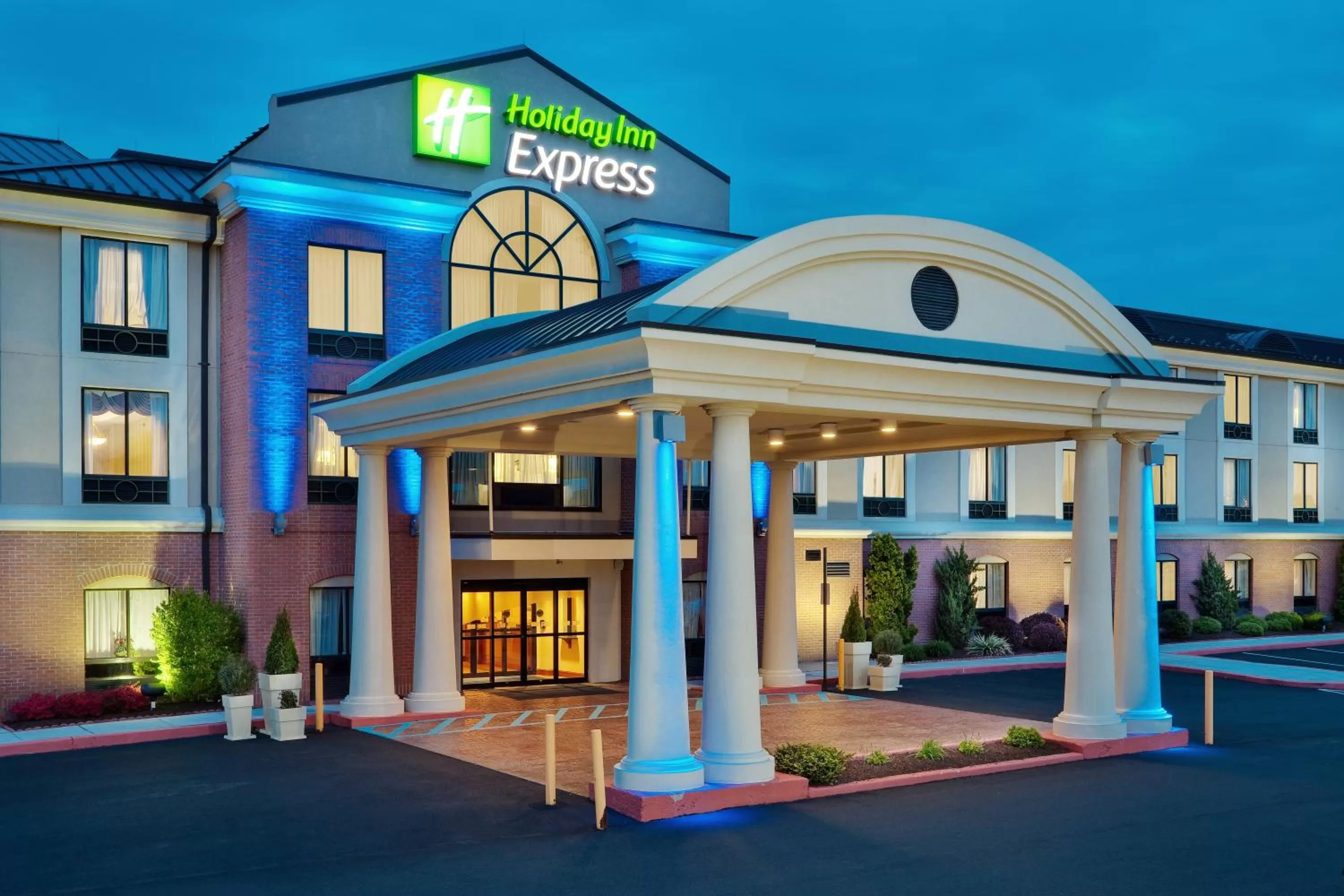 Property building in Holiday Inn Express and Suites Quakertown - Allentown Area by IHG