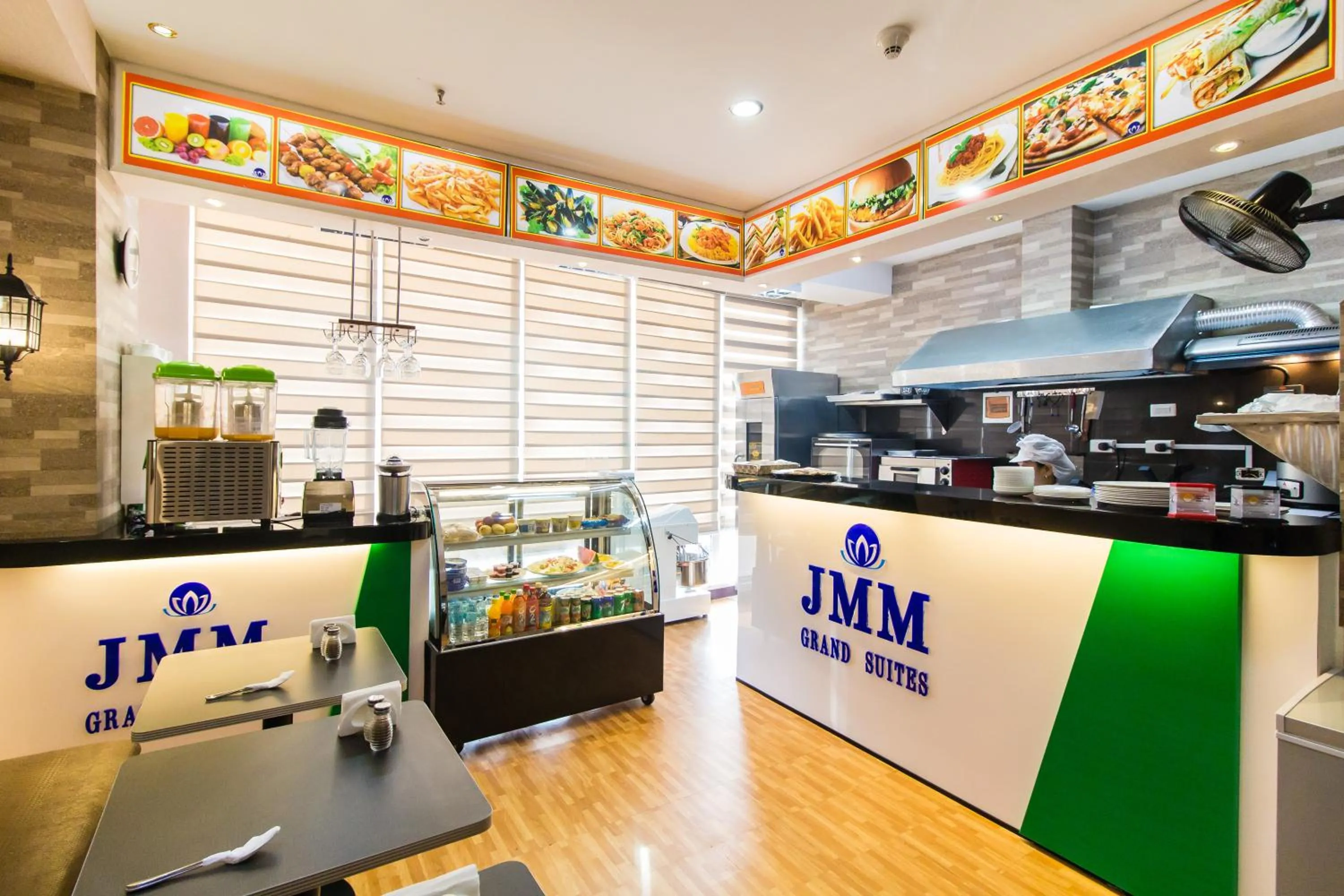 Restaurant/places to eat, Kitchen/Kitchenette in Jmm Apartment Suites