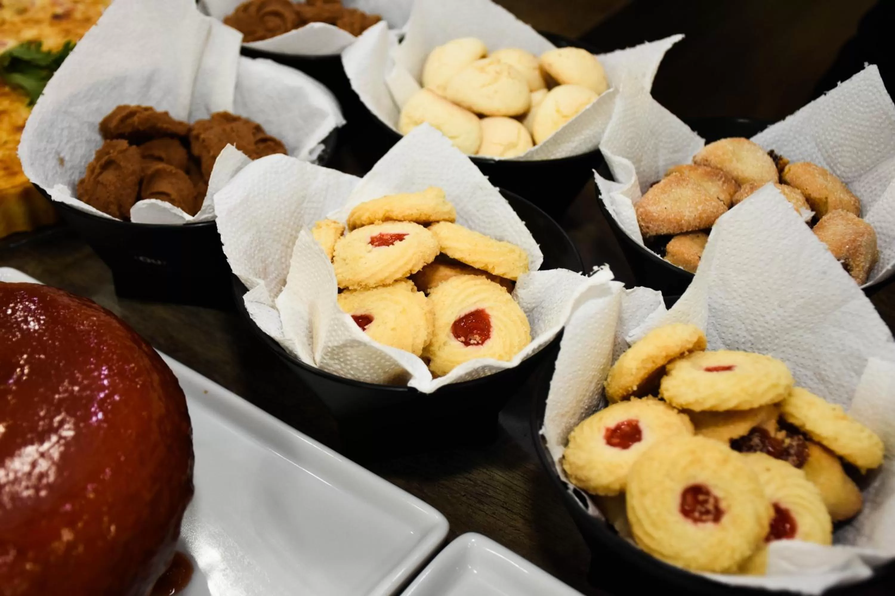 Food in Larison Executive - by Easy Hotéis