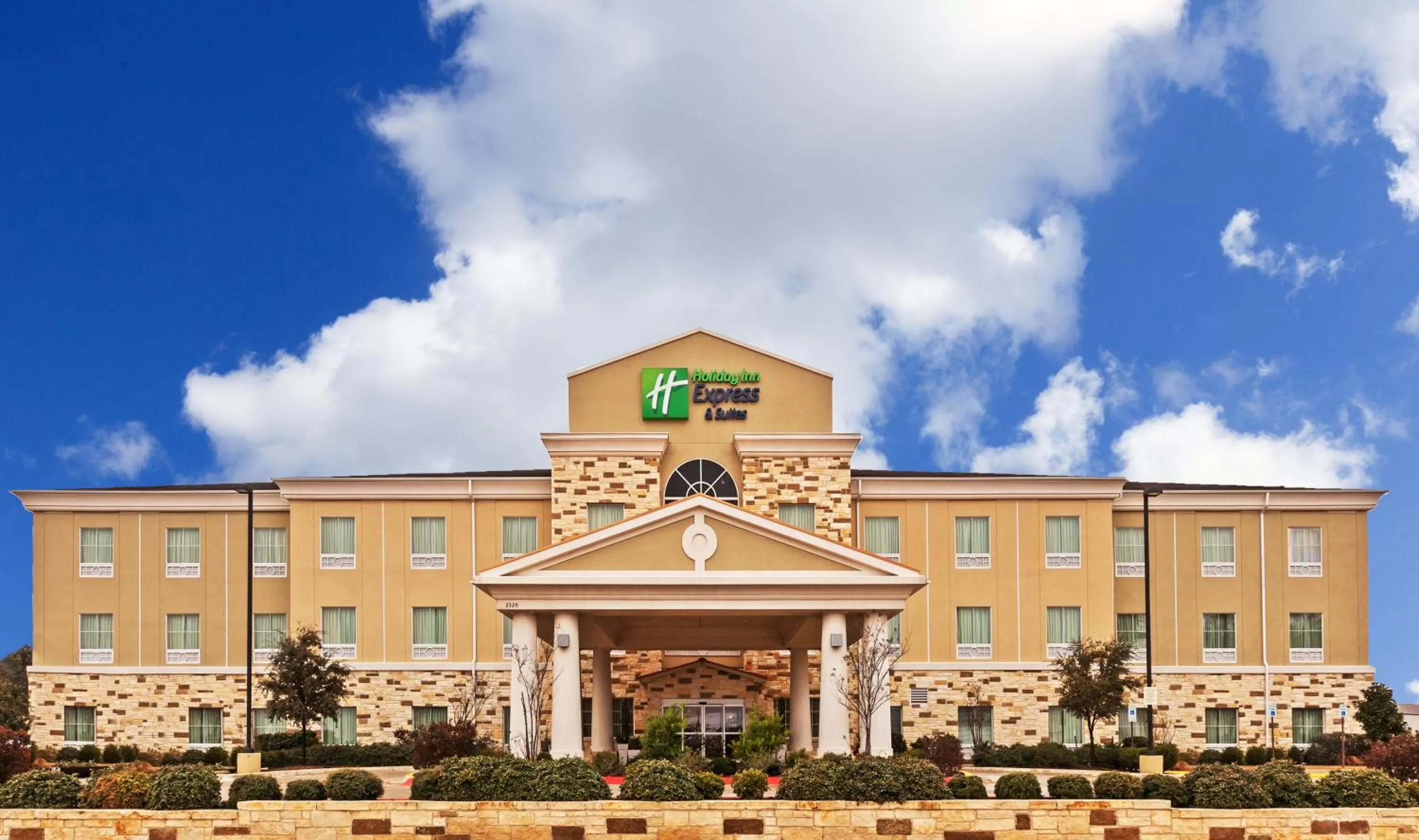 Holiday Inn Express & Suites Brady by IHG