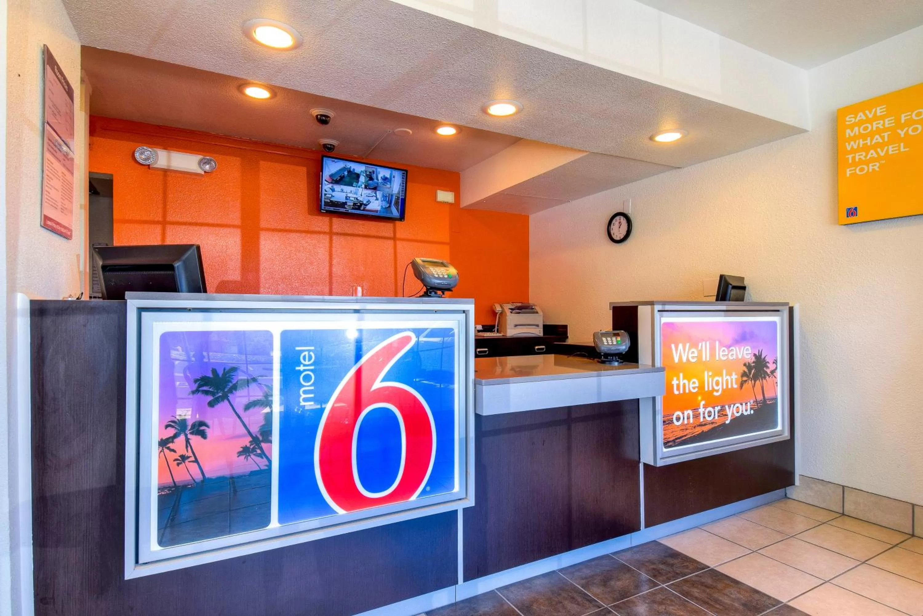 Lobby or reception in Motel 6-Pomona, CA - Los Angeles