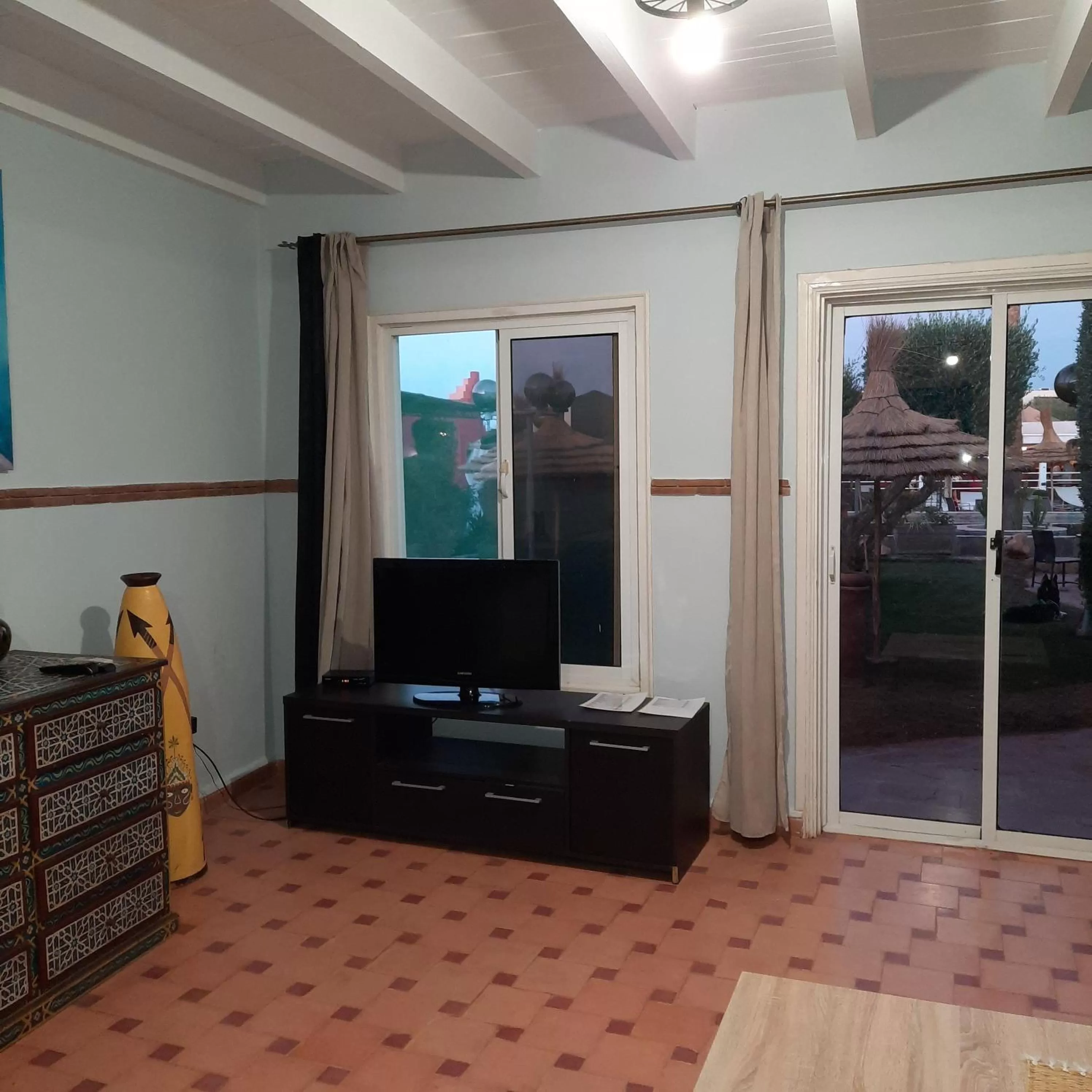 TV/Entertainment Center in Résidence Habiba