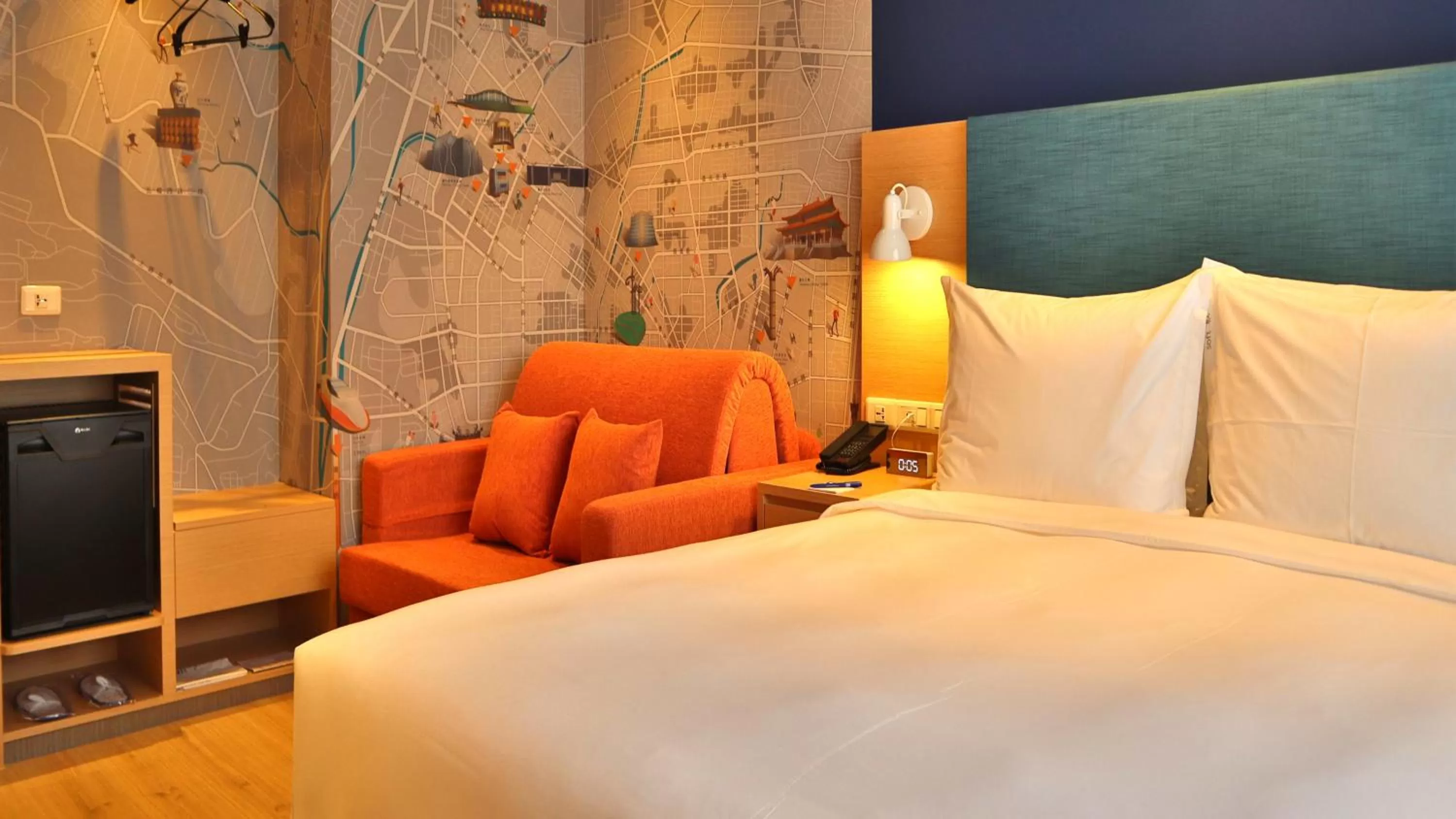 Photo of the whole room, Bed in Holiday Inn Express Taichung Fengchia by IHG