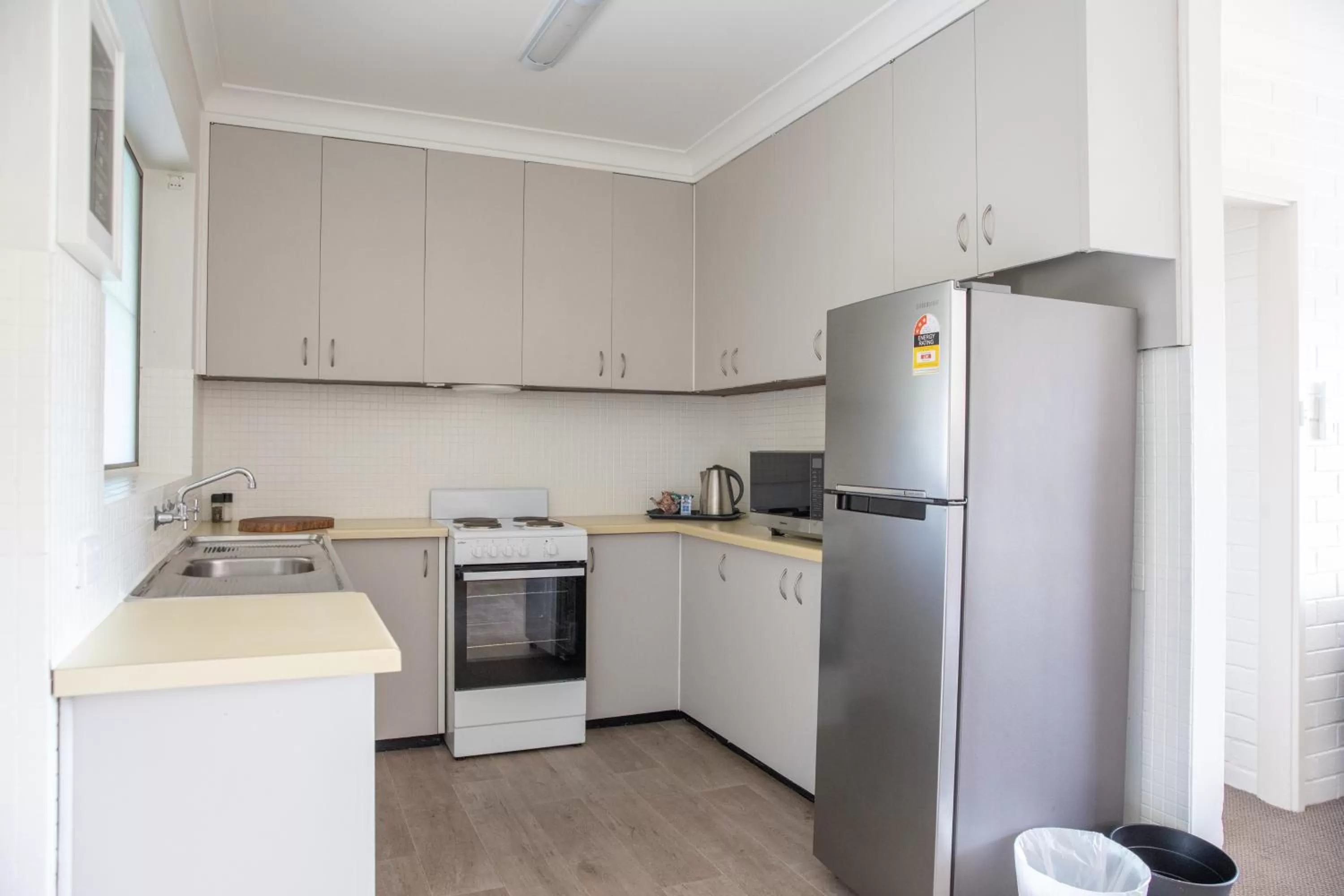 Kitchen or kitchenette in Harriet House Tumut