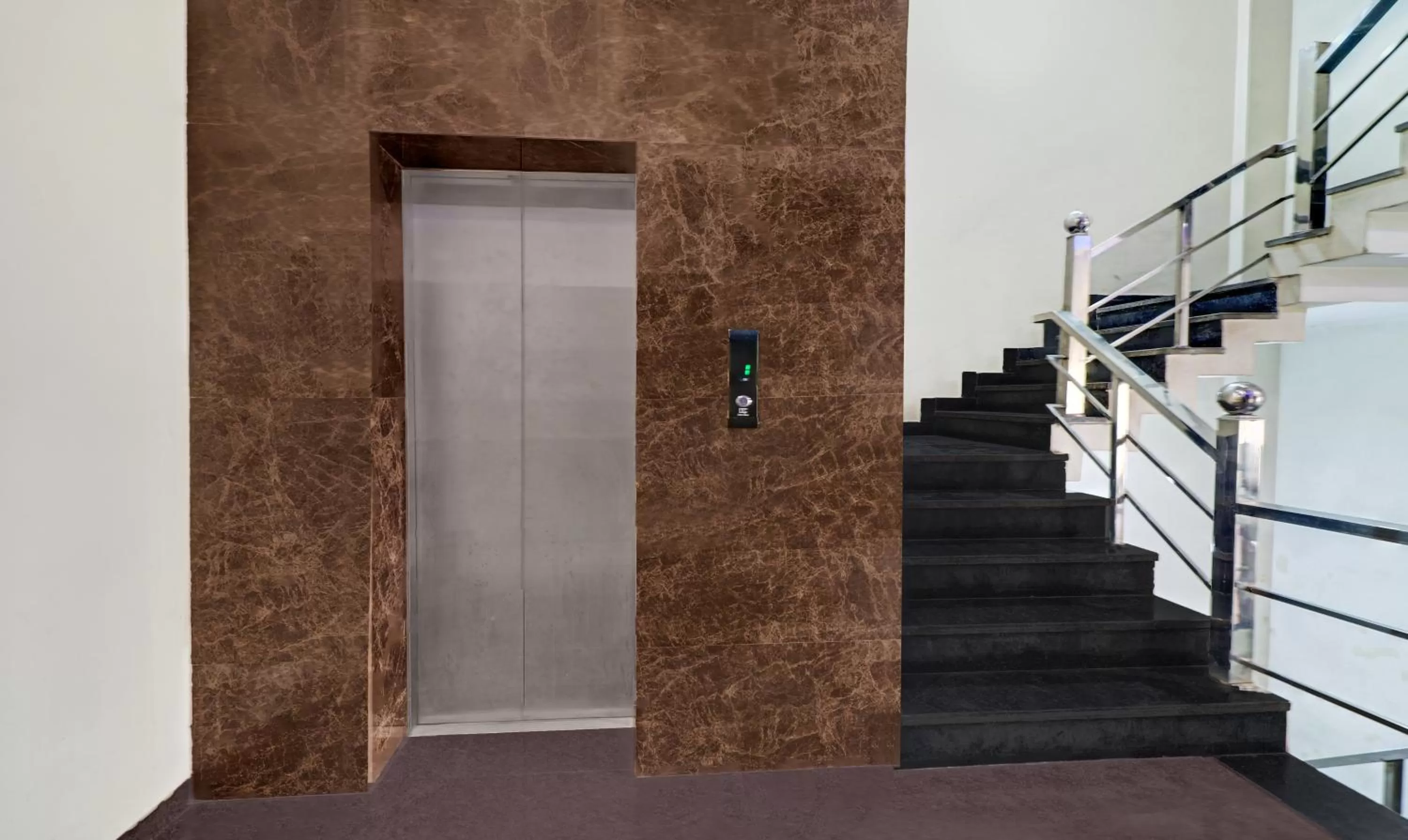 elevator in Itsy By Treebo - Anjali Mahal 500 Mtrs From Mathura Railway Station