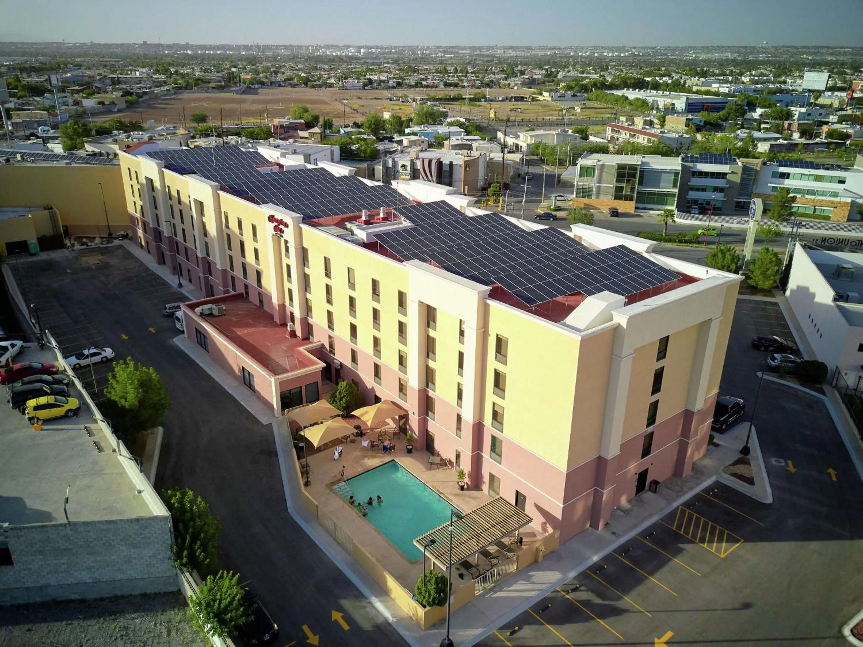 Property building in Hampton Inn Ciudad Juarez