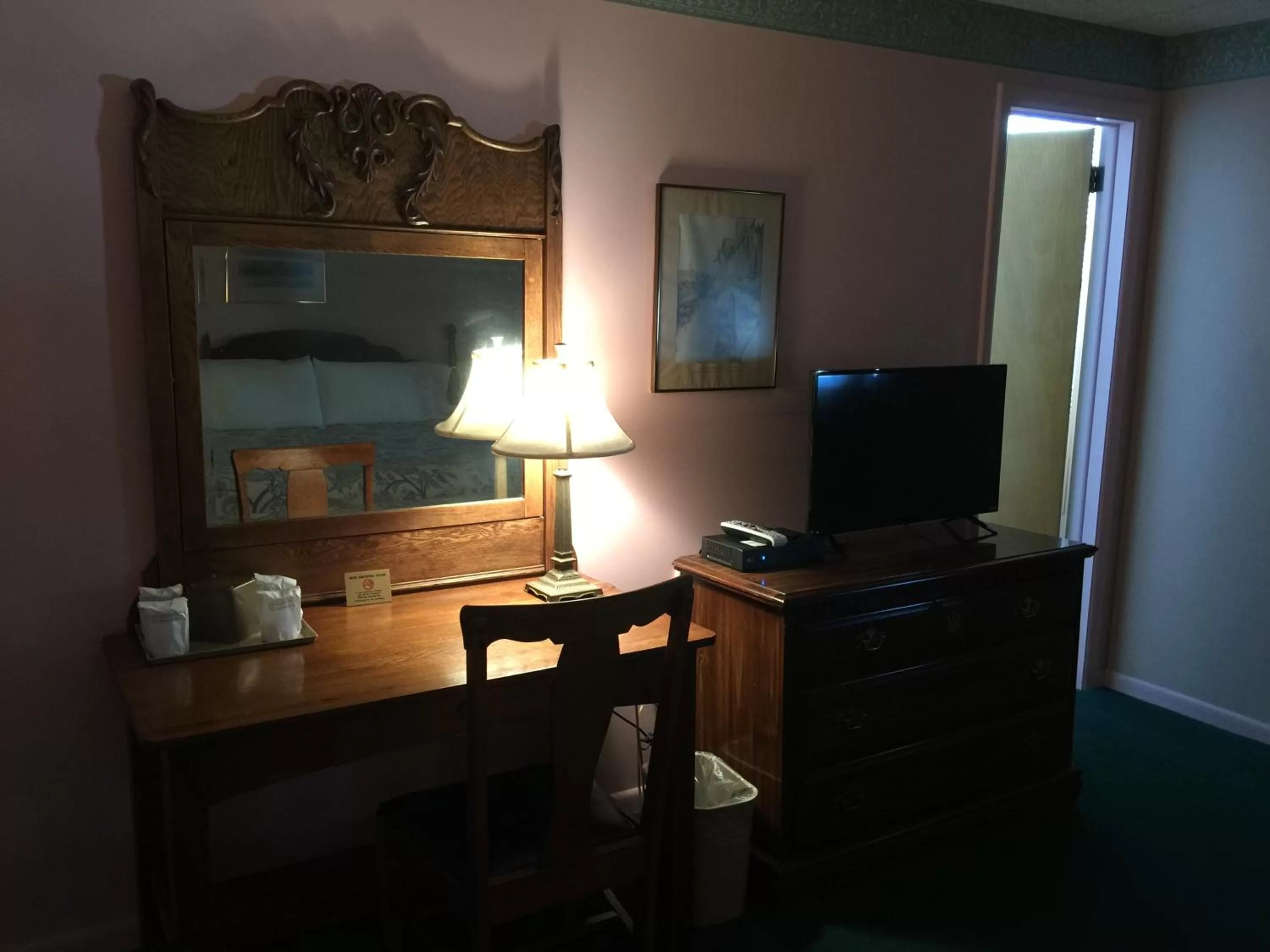 Queen Room in The Winter Inn