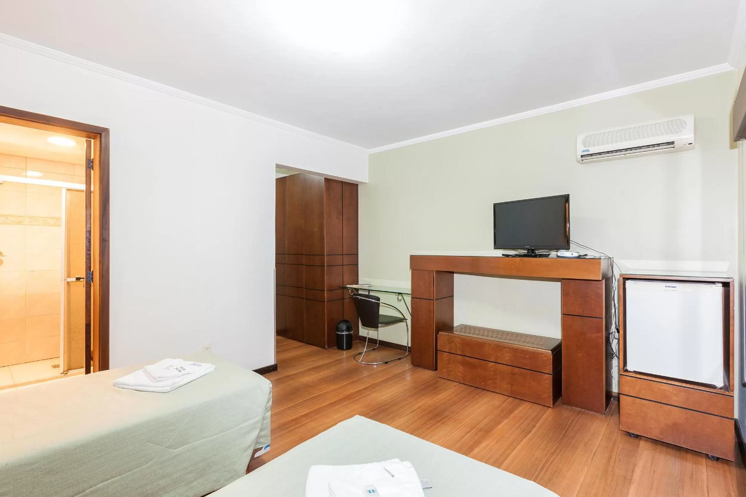 Bedroom, Bed in Hotel Letto Caxias