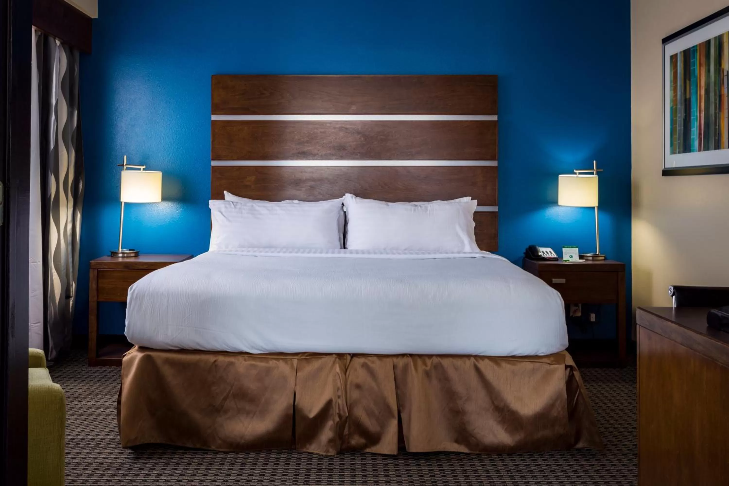 Photo of the whole room, Bed in Holiday Inn Houston Downtown by IHG