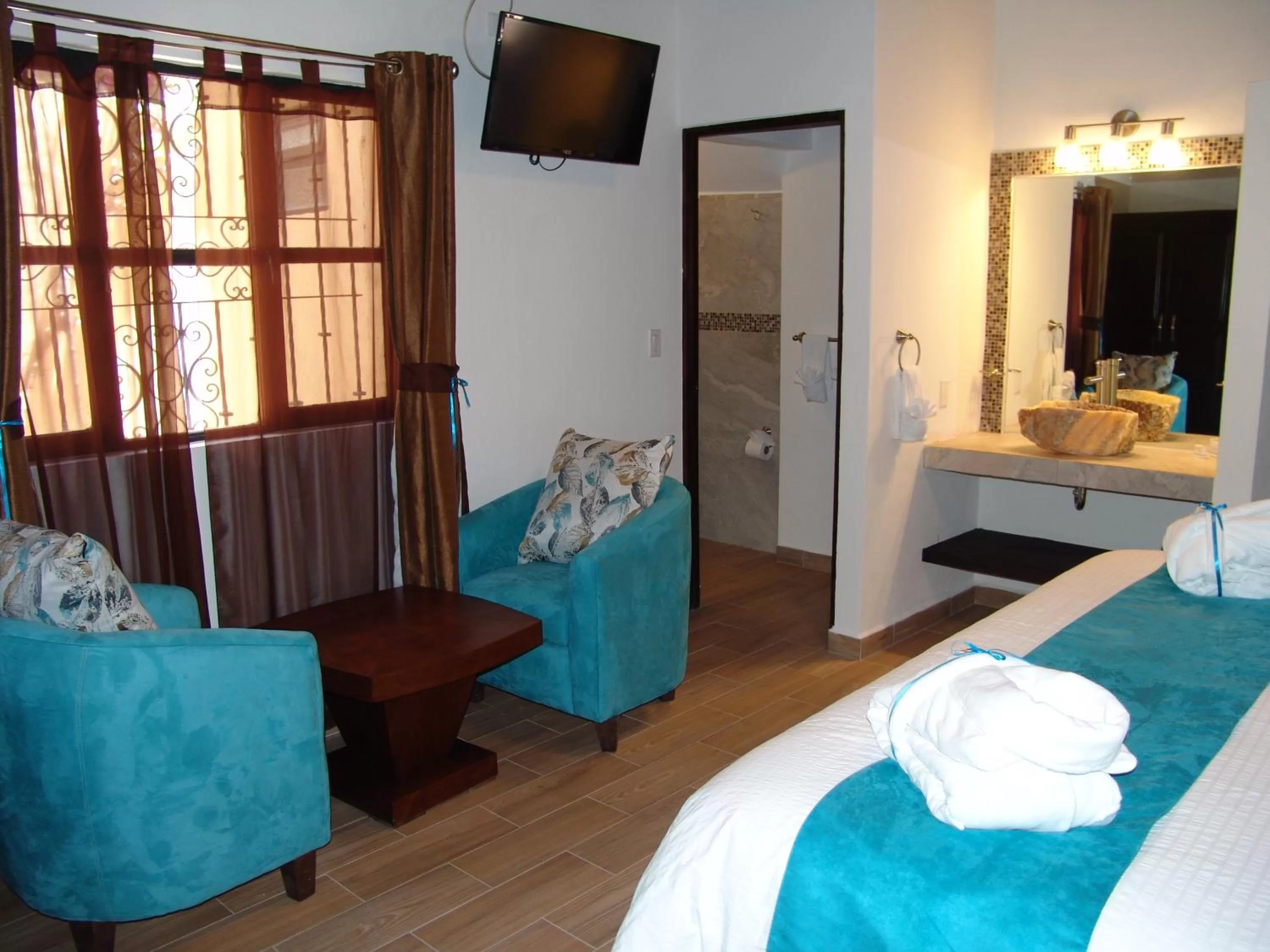 TV and multimedia in Hotel Casa Don Quijote