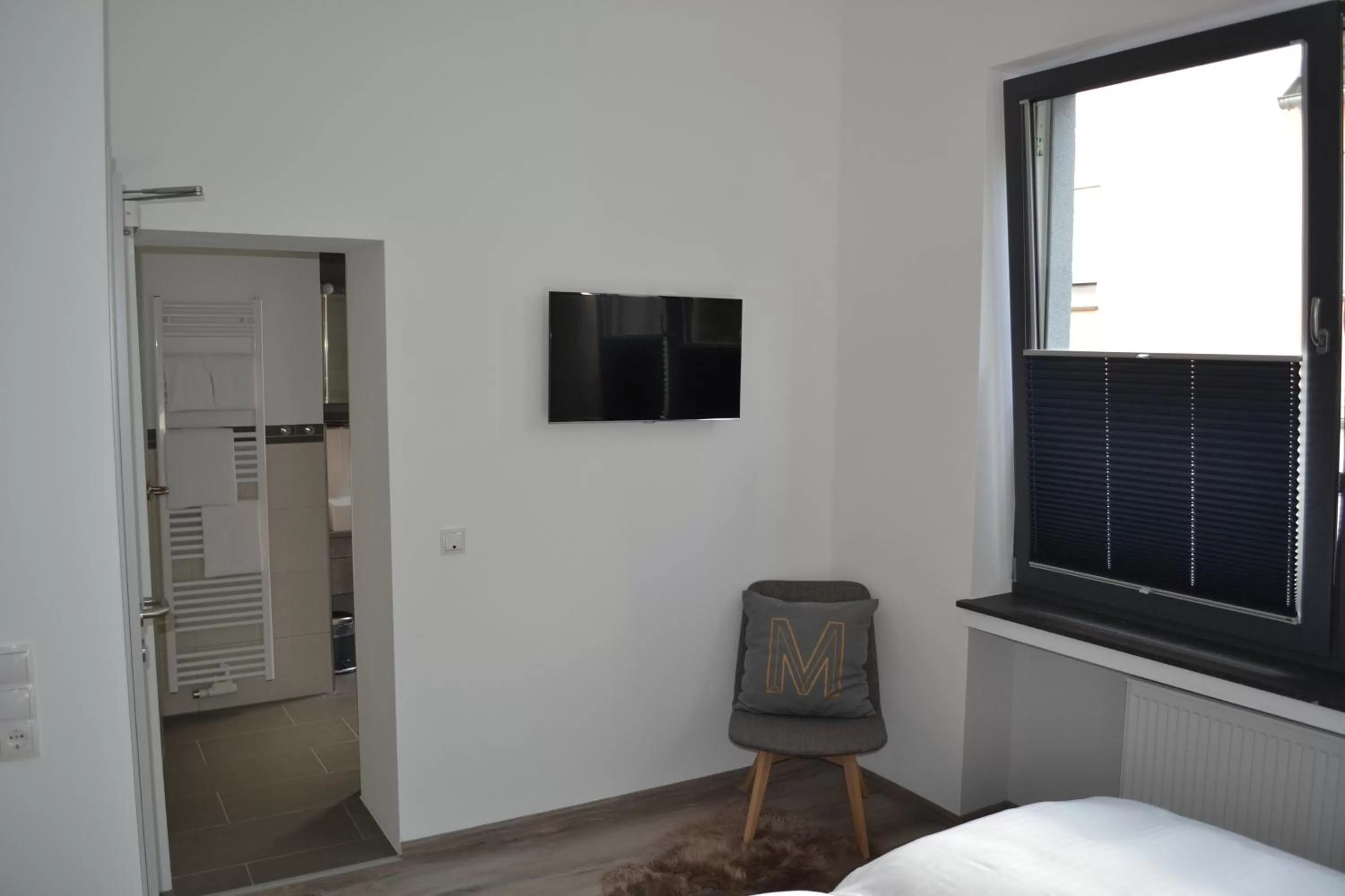 Bathroom, Bed in Boutique-Hotel "Stilvoll"