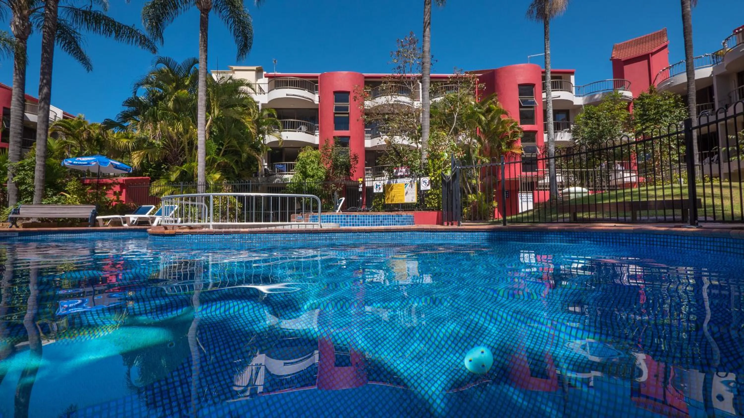 Swimming pool in Enderley Gardens Resort