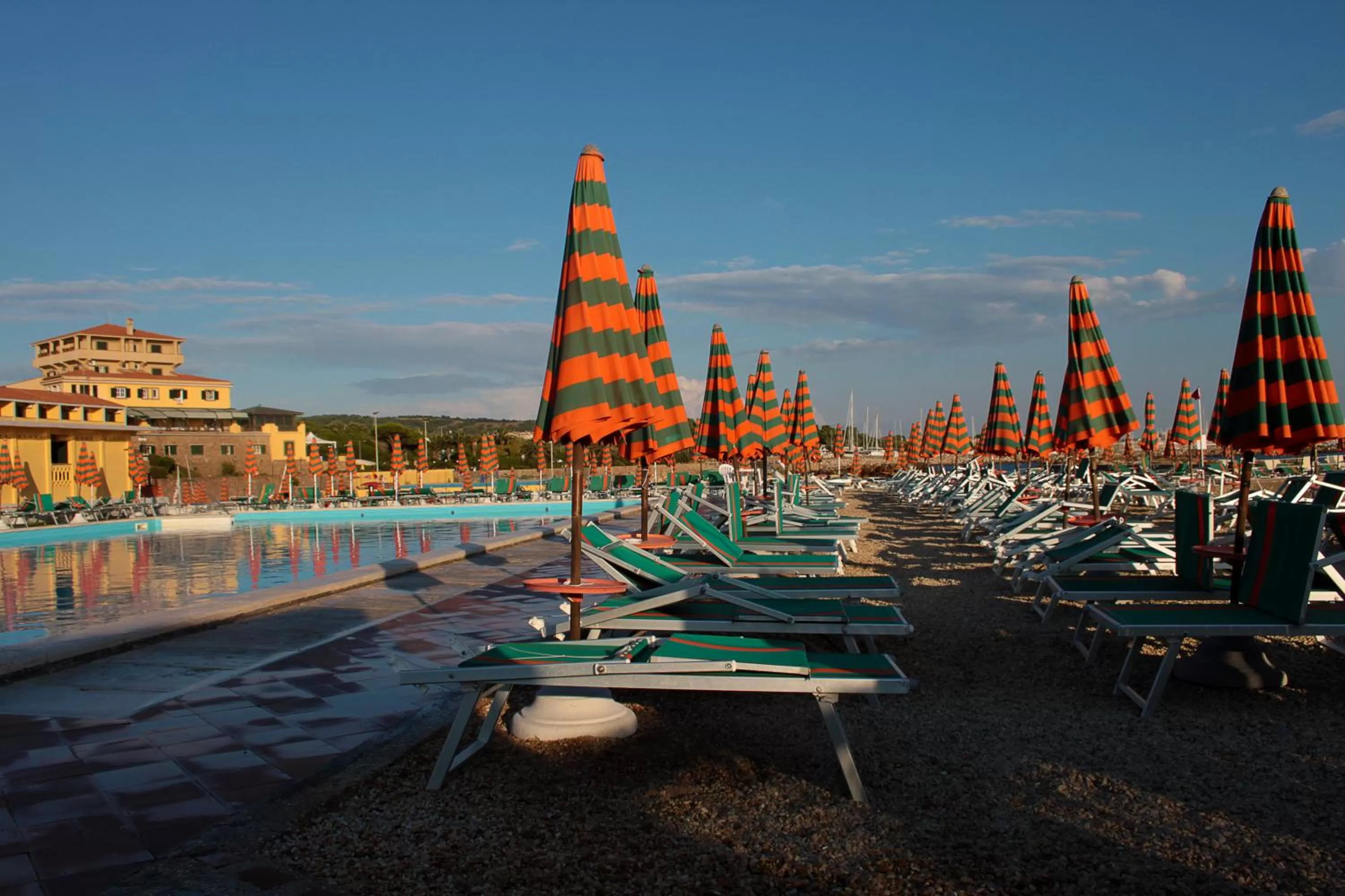 Swimming pool in Sunbay Park Hotel