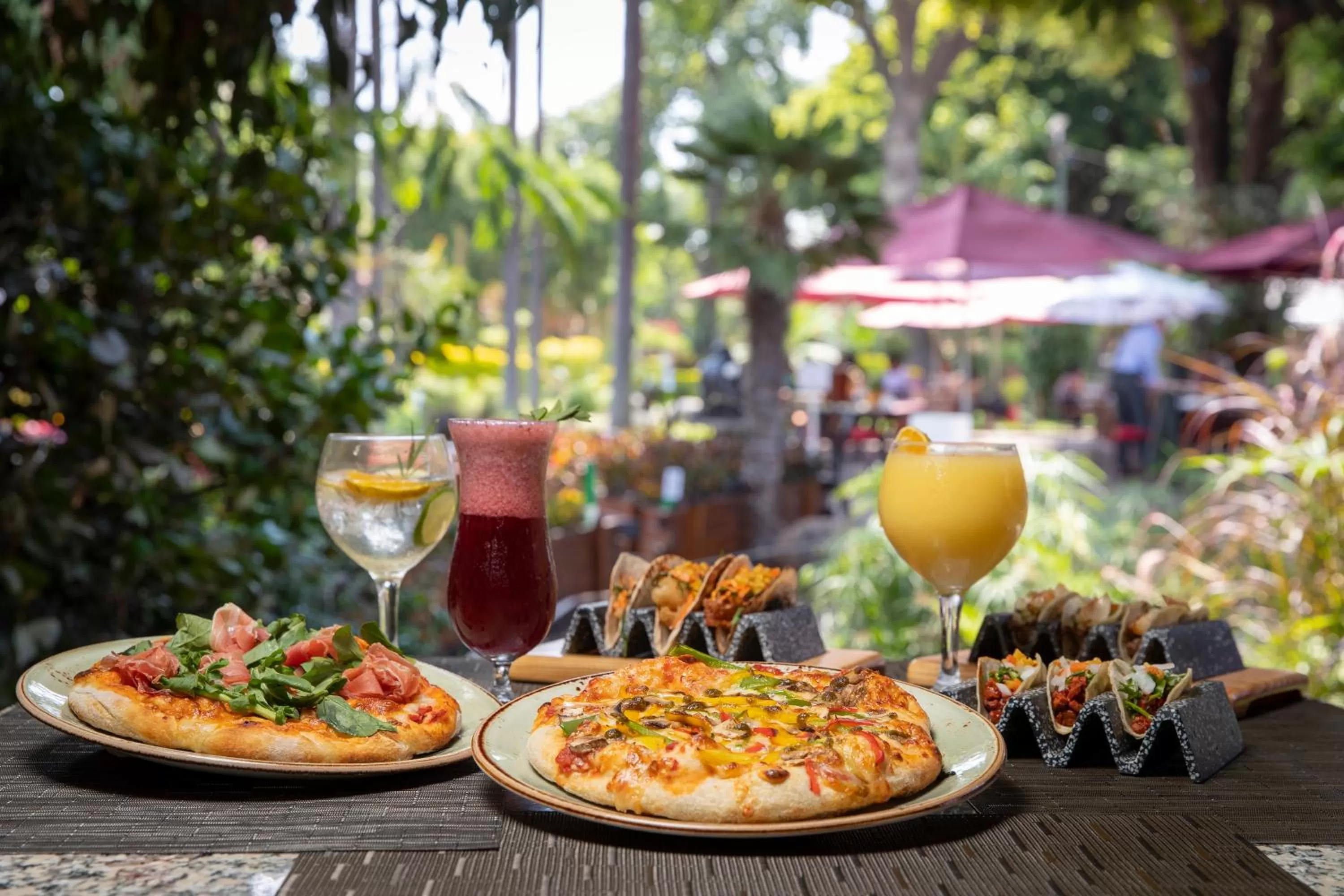 Restaurant/places to eat in Hosteria Las Quintas Hotel Restaurante Bar