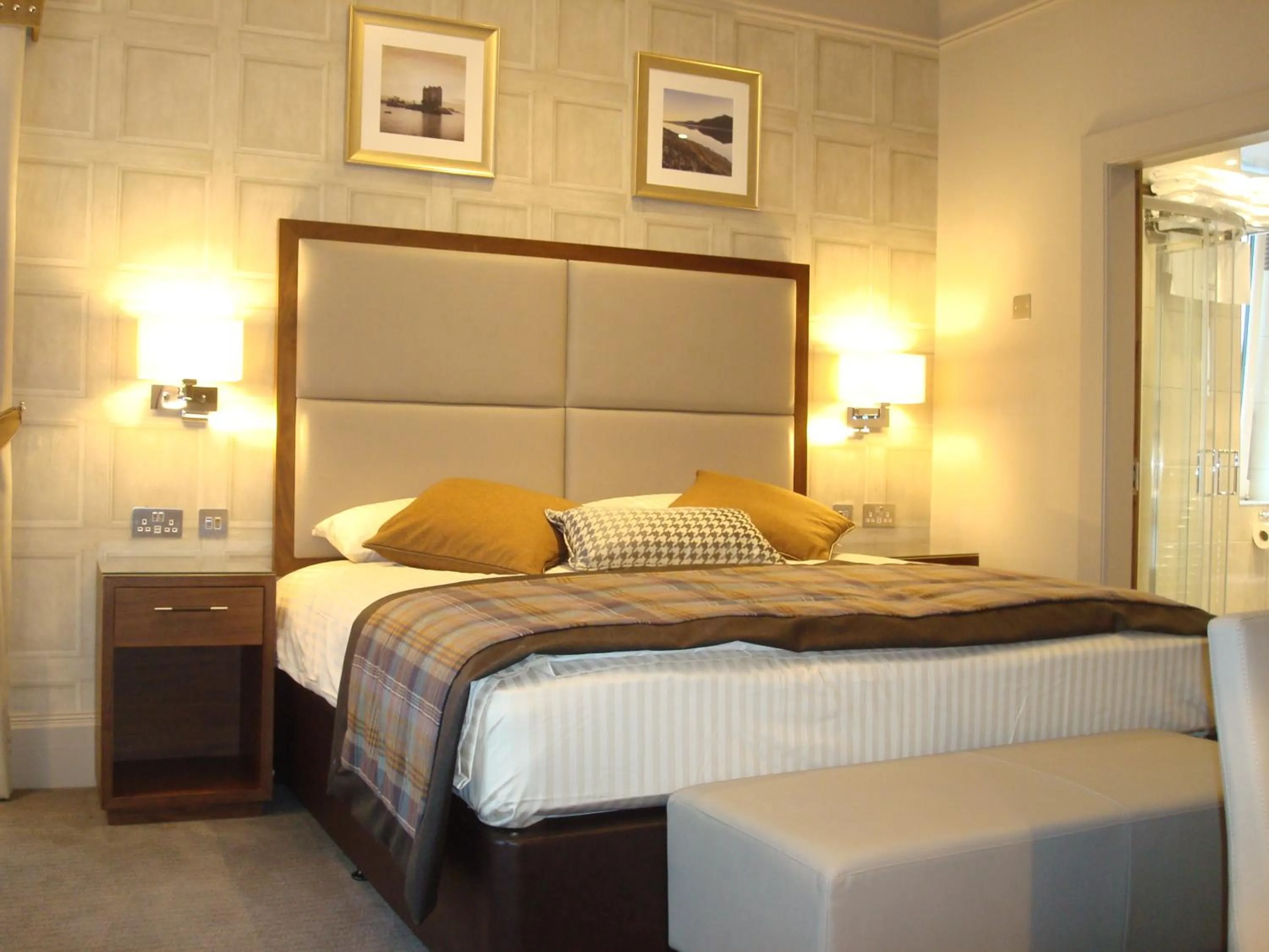 Bed in Cruachan Hotel