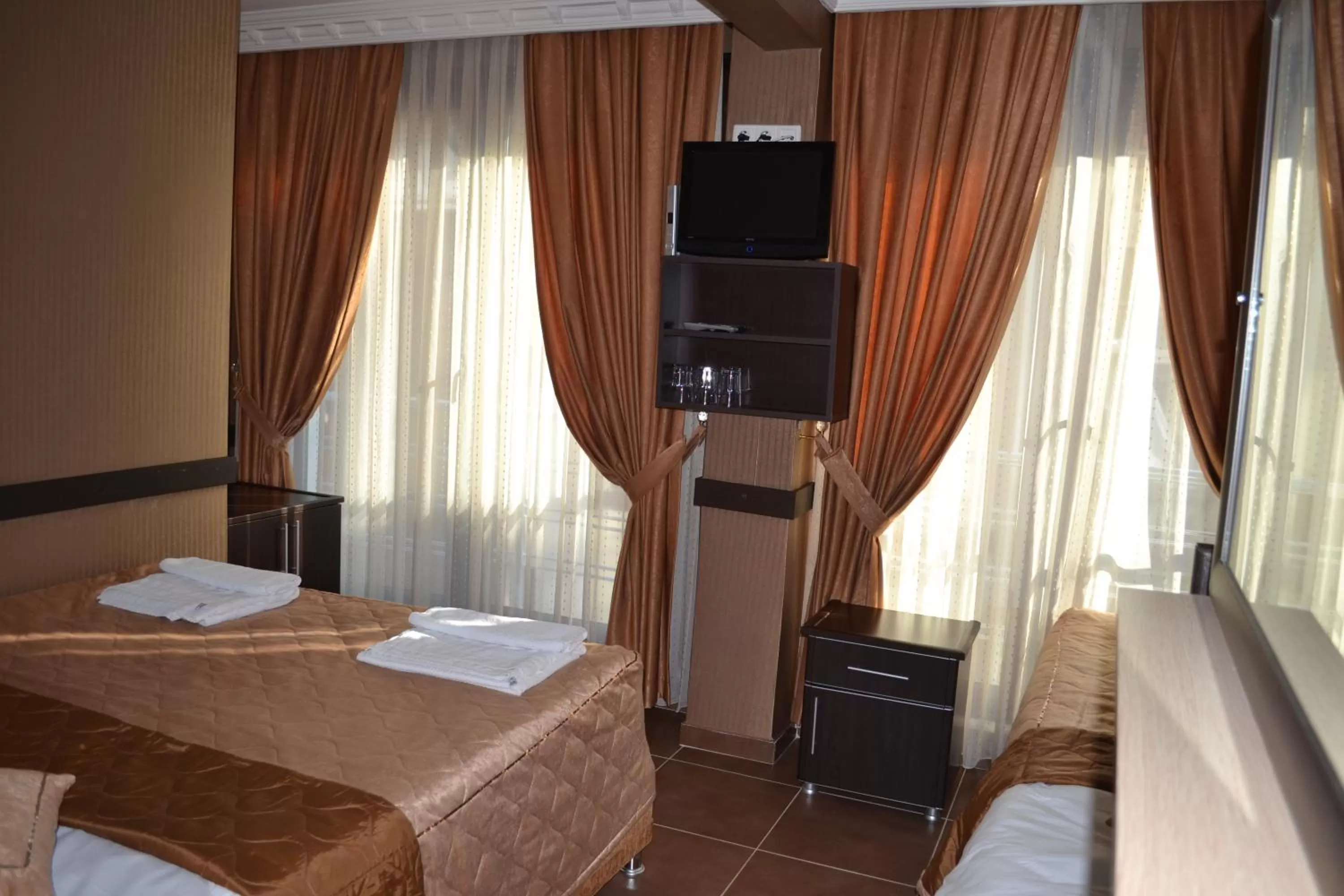 Photo of the whole room, Bed in Ares Hotel