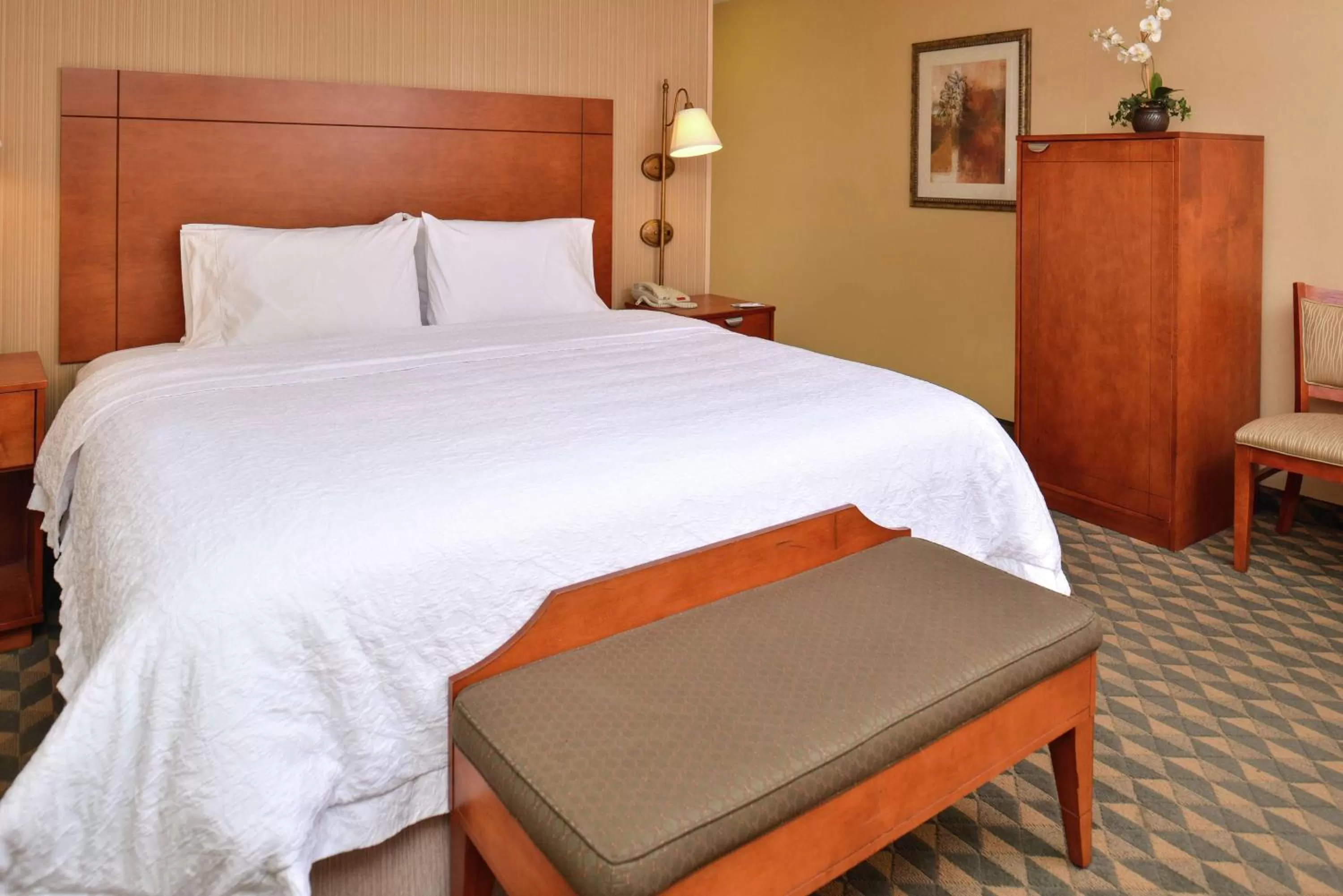 Living room, Bed in Hampton Inn Harrison