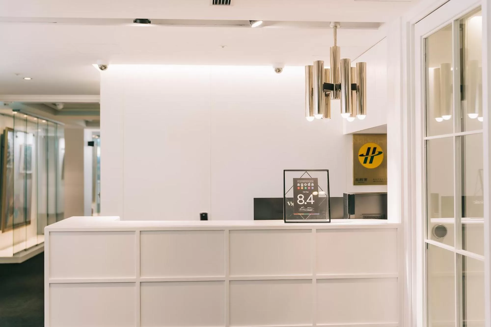 Staff in 苓旅松山館 Lininn Tapei Arena