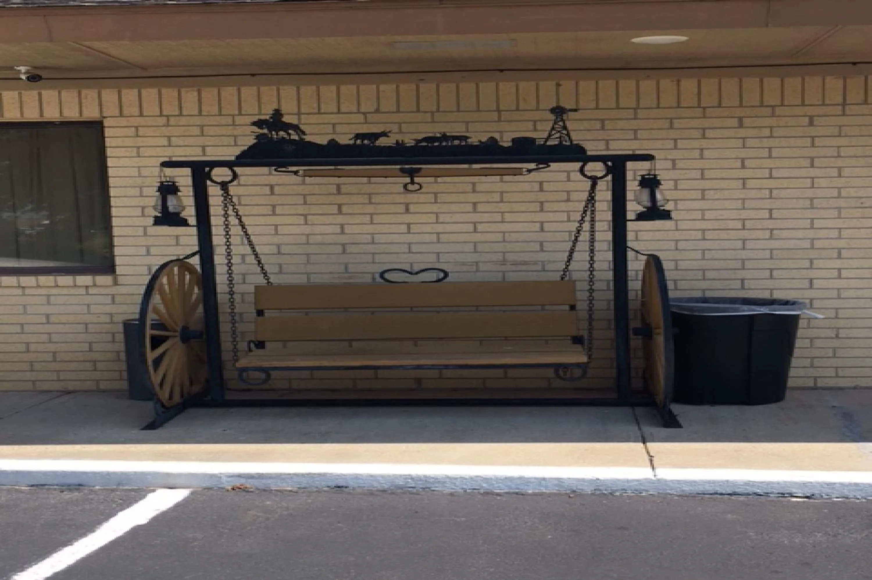 Property building in Hebbronville Executive Inn