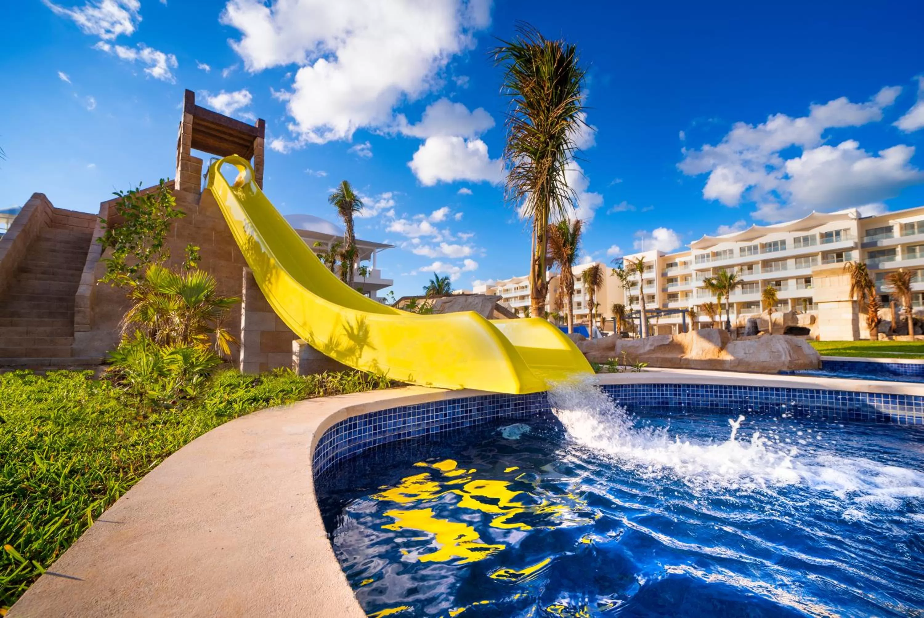 Swimming pool in Planet Hollywood Cancun by Royalton, An Autograph Collection All-Inclusive Resort
