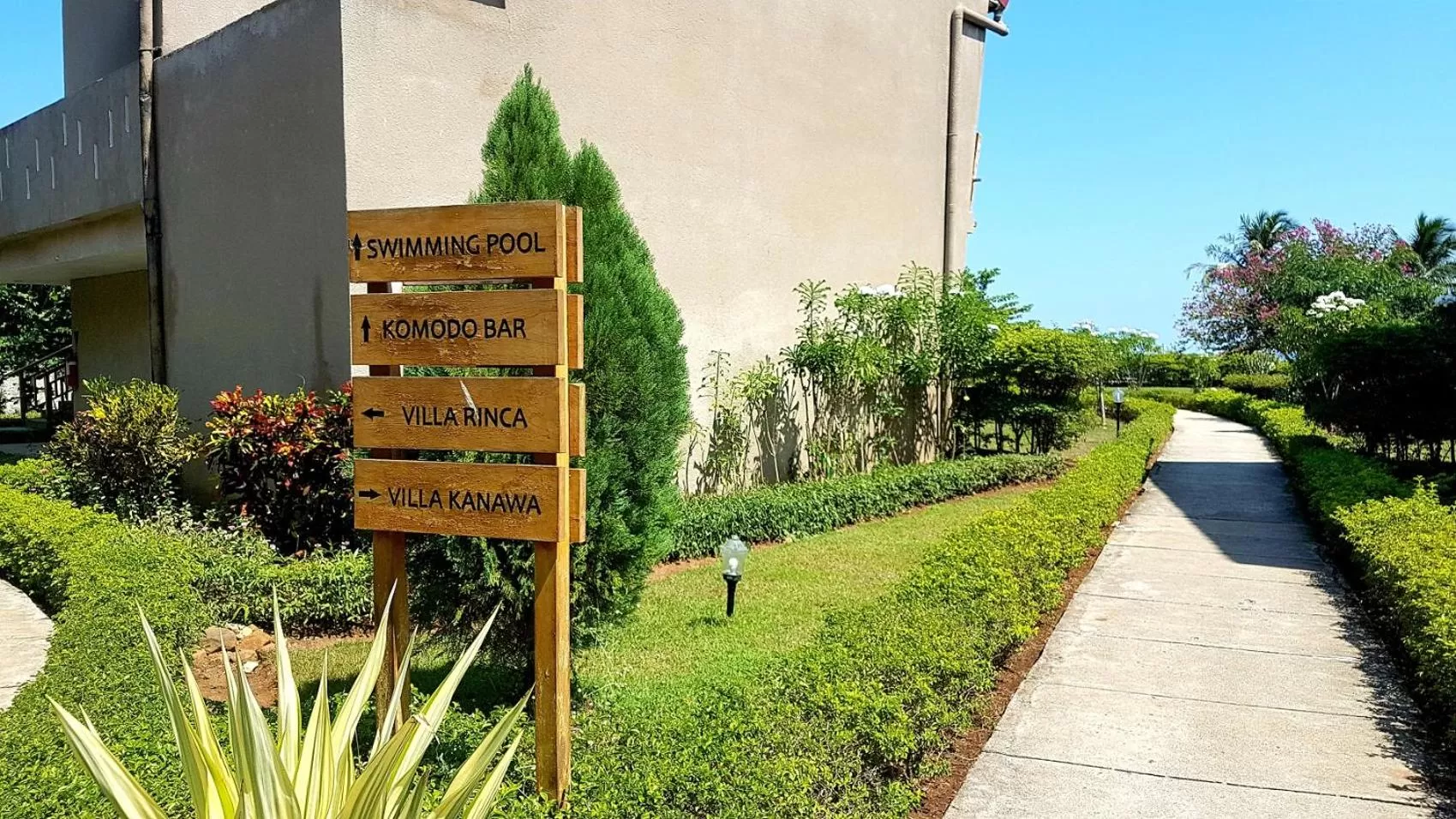 Garden in Luwansa Beach Hotel