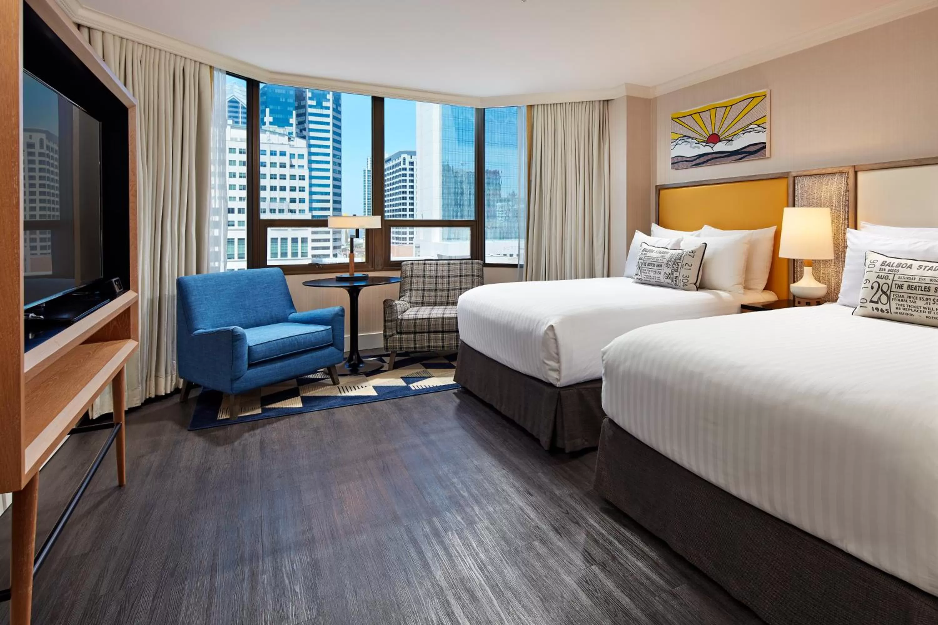 Photo of the whole room, Bed in The Bristol Hotel San Diego