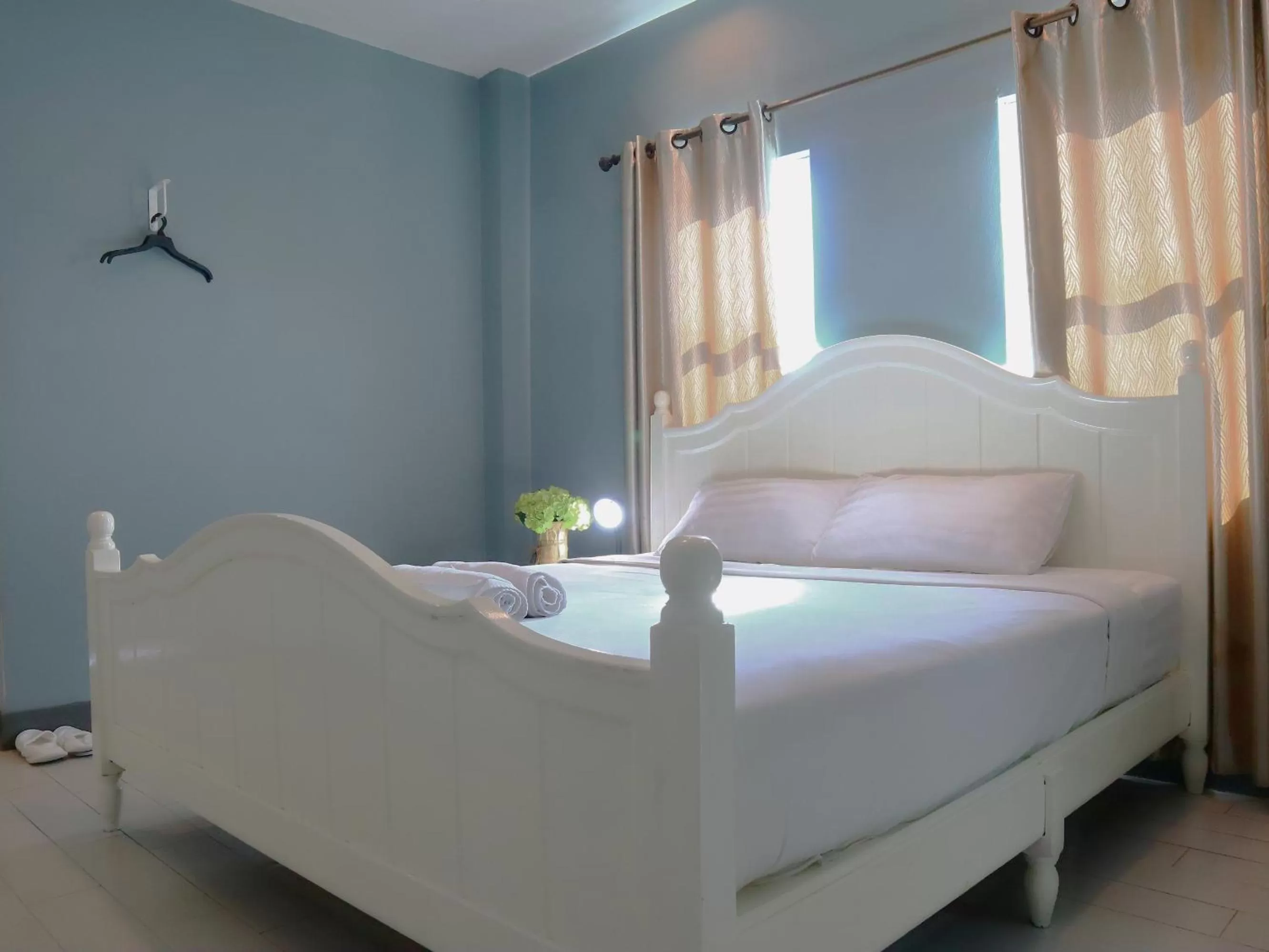 Bed in The Battery Park Midtown Boutique