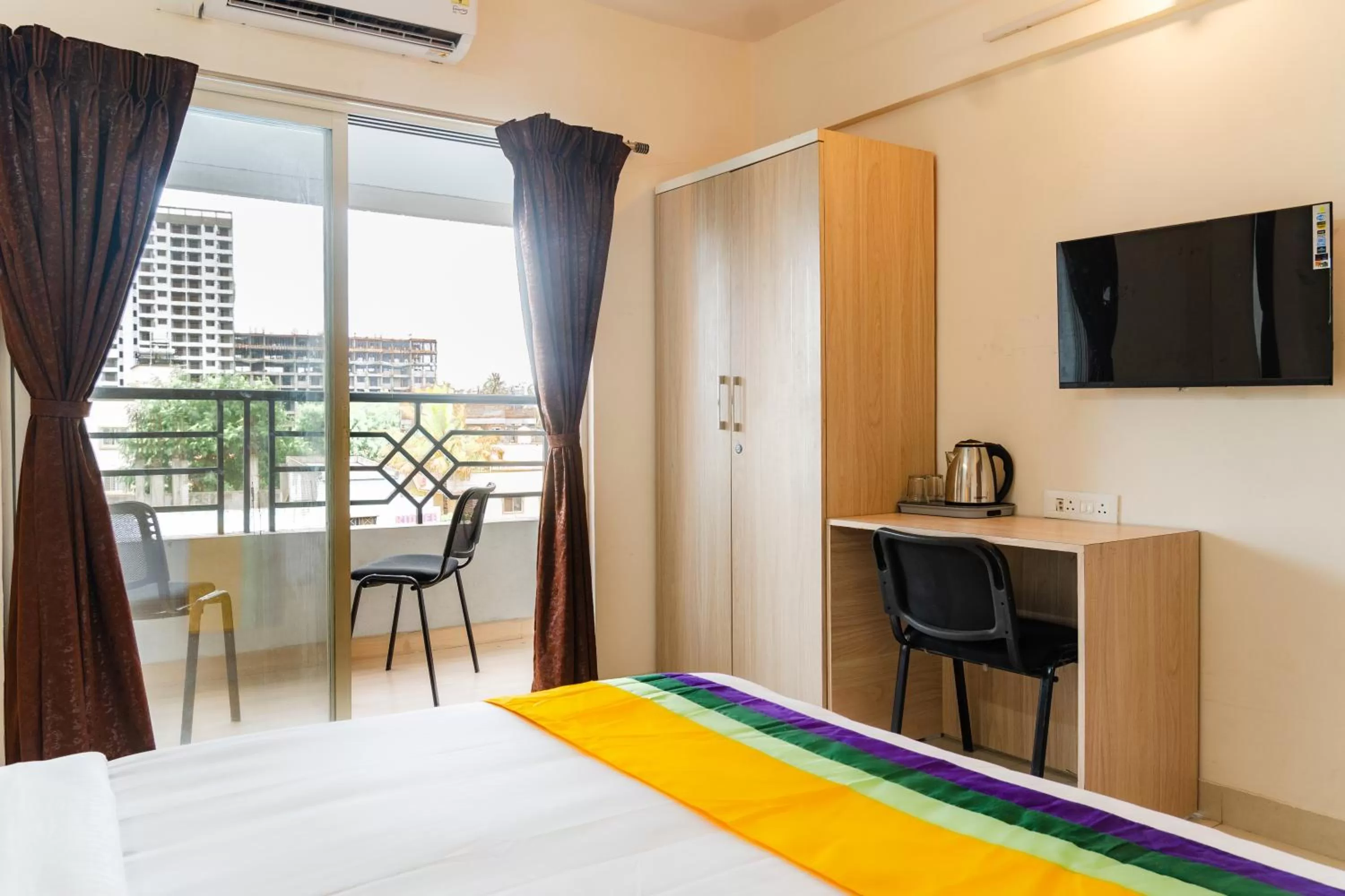 Bed in Itsy By Treebo - Opal Suites