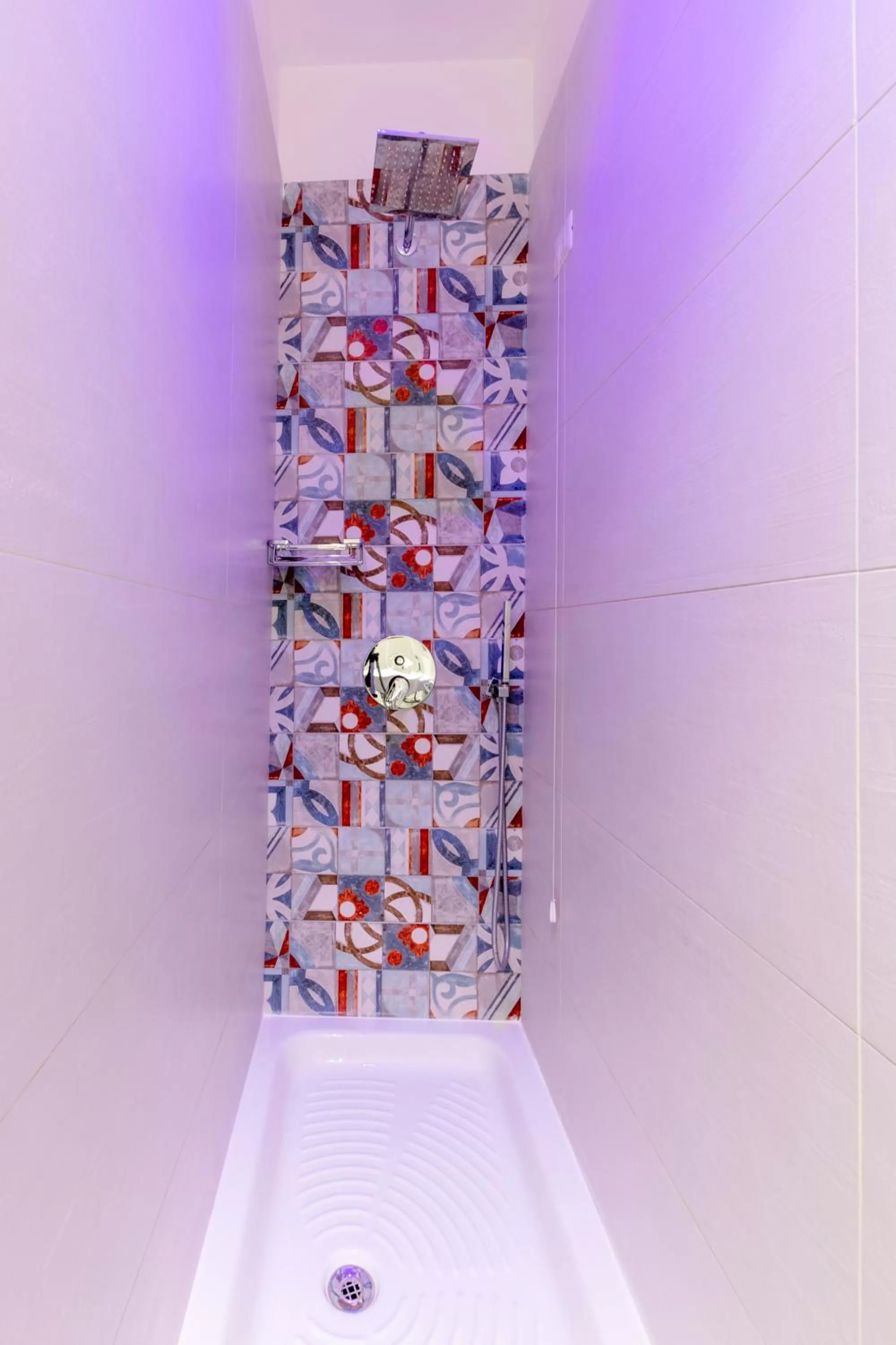 Shower in Belmonte102 Esclusive Suites