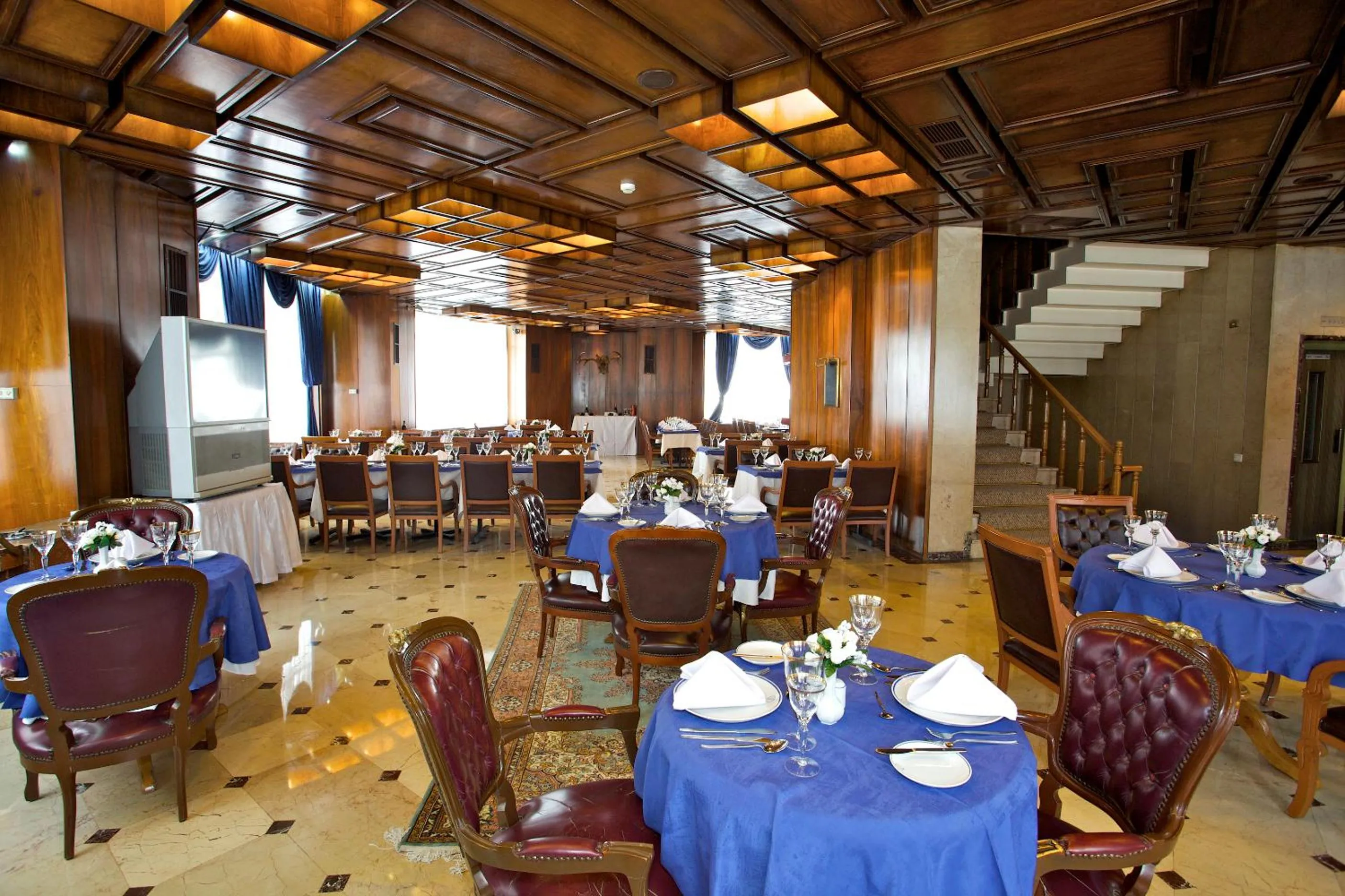 Restaurant/places to eat in Fuar Hotel