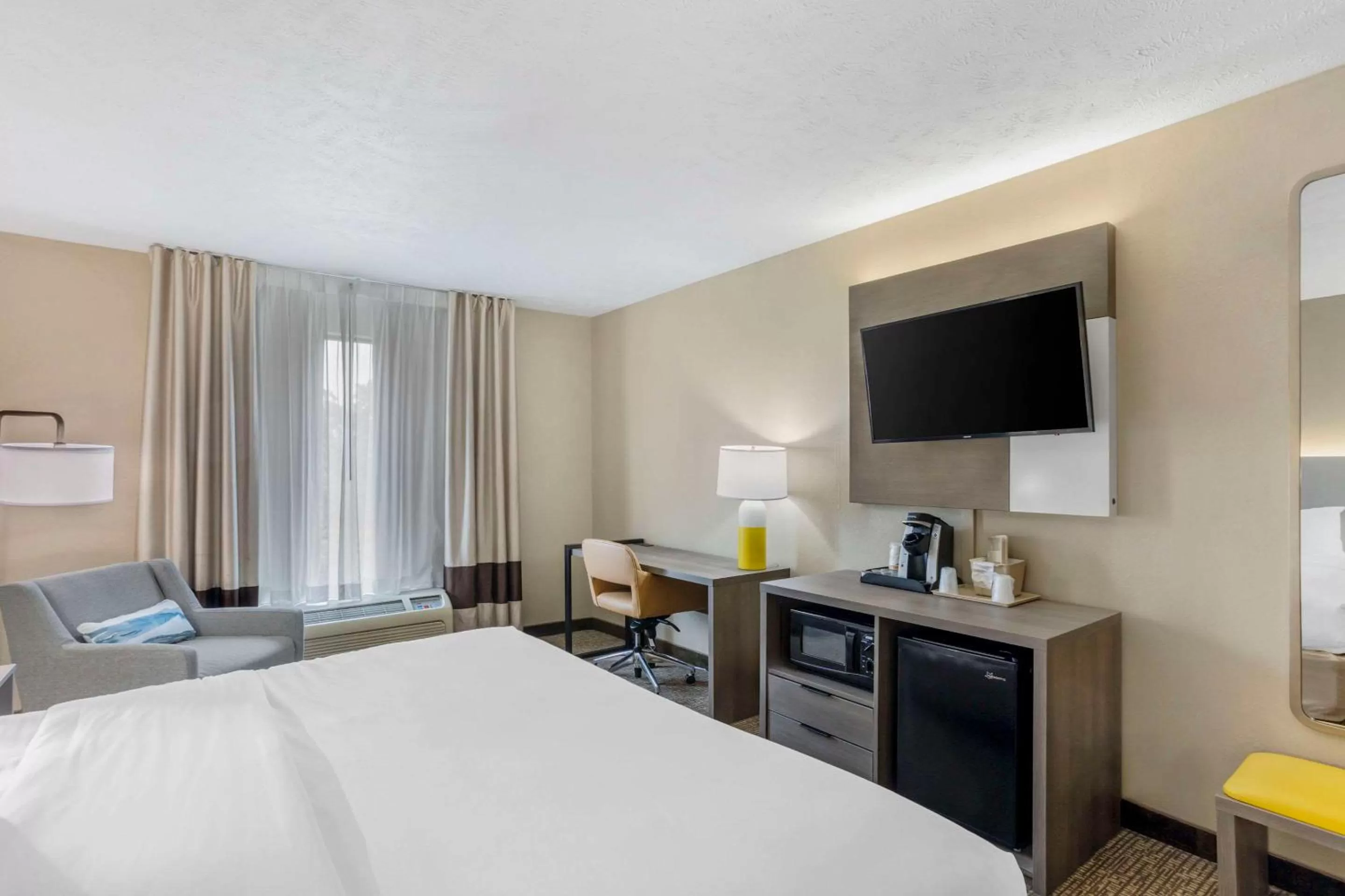 Bedroom, Bed in Comfort Inn