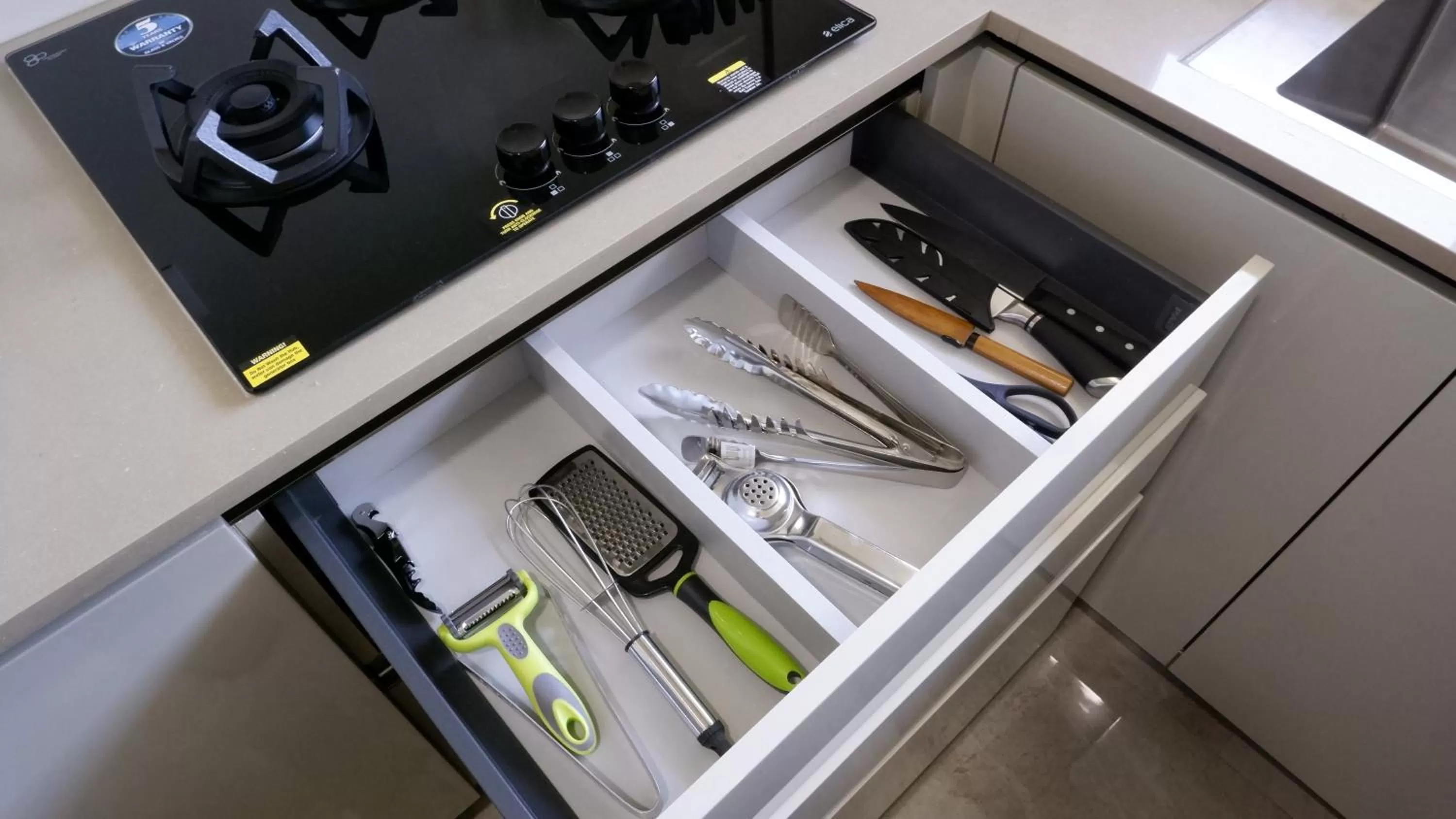 Kitchen or kitchenette in RELOhomes Serviced Apartment