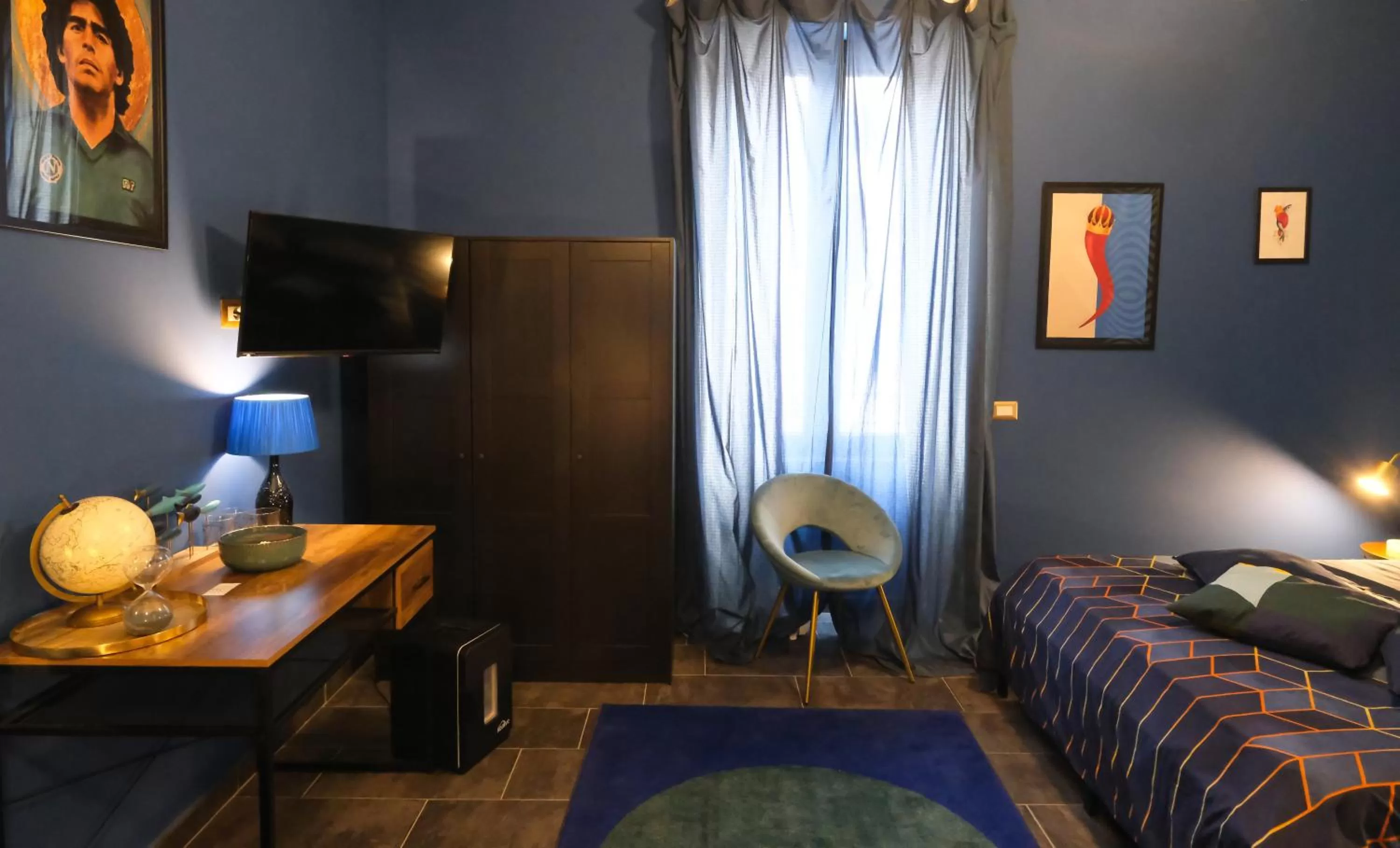 Bedroom, Seating Area in LH51 B&B