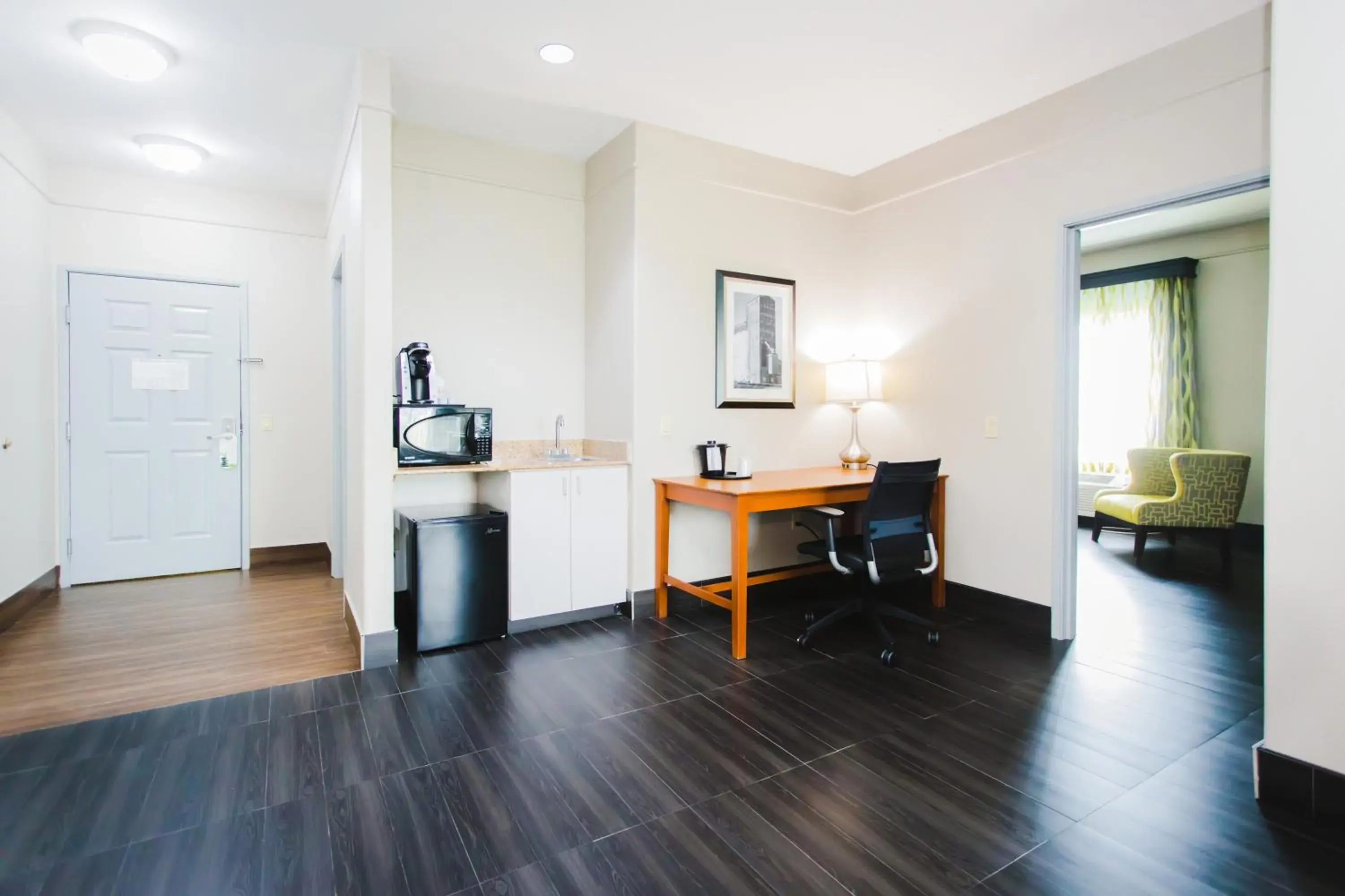 Two Room Suite with Kitchenette in Palacio Royale Inn Signature Katy Two Room Suite with Kitchenette in Palacio Royale Inn Signature Katy