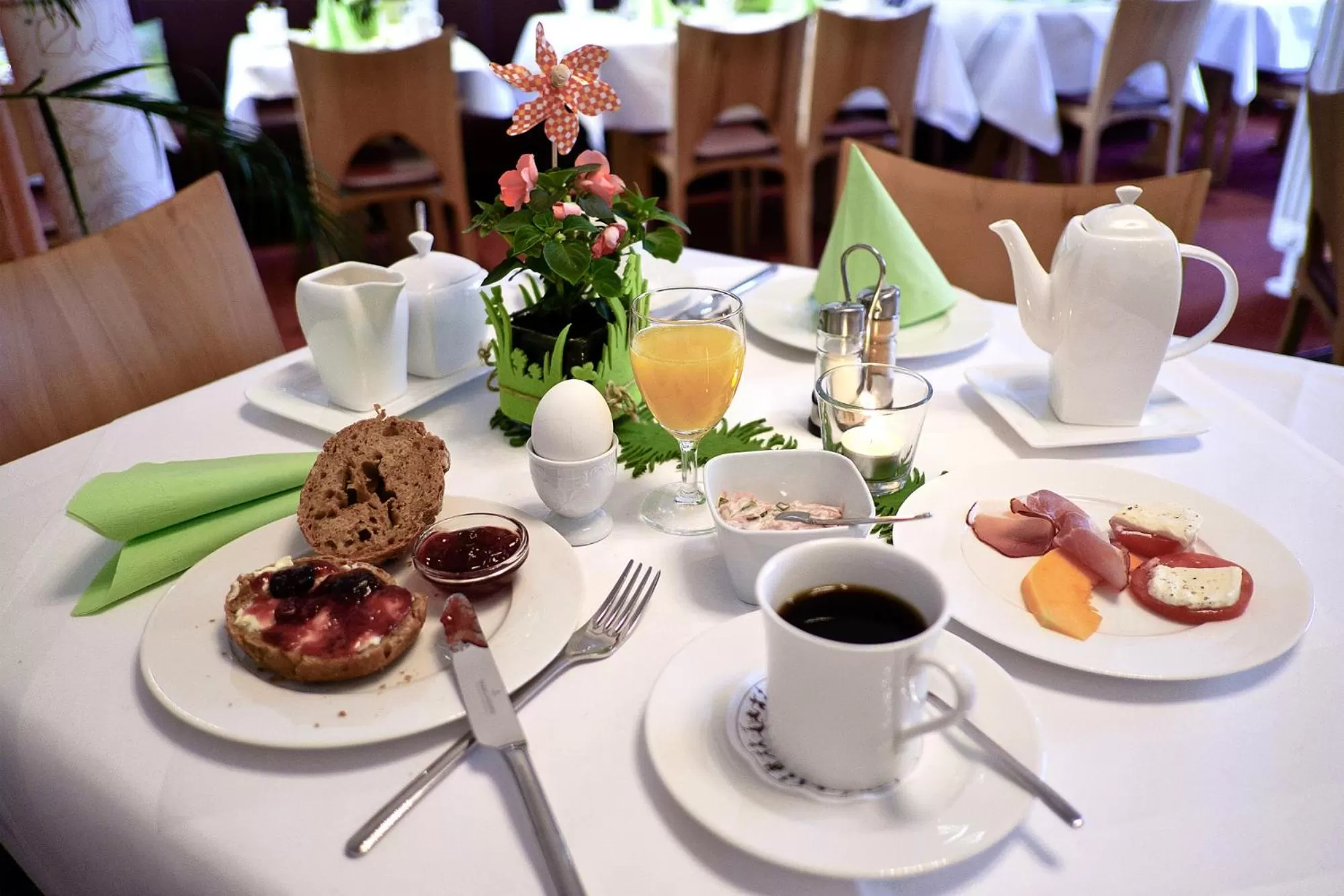 Buffet breakfast in Hotel Elysee
