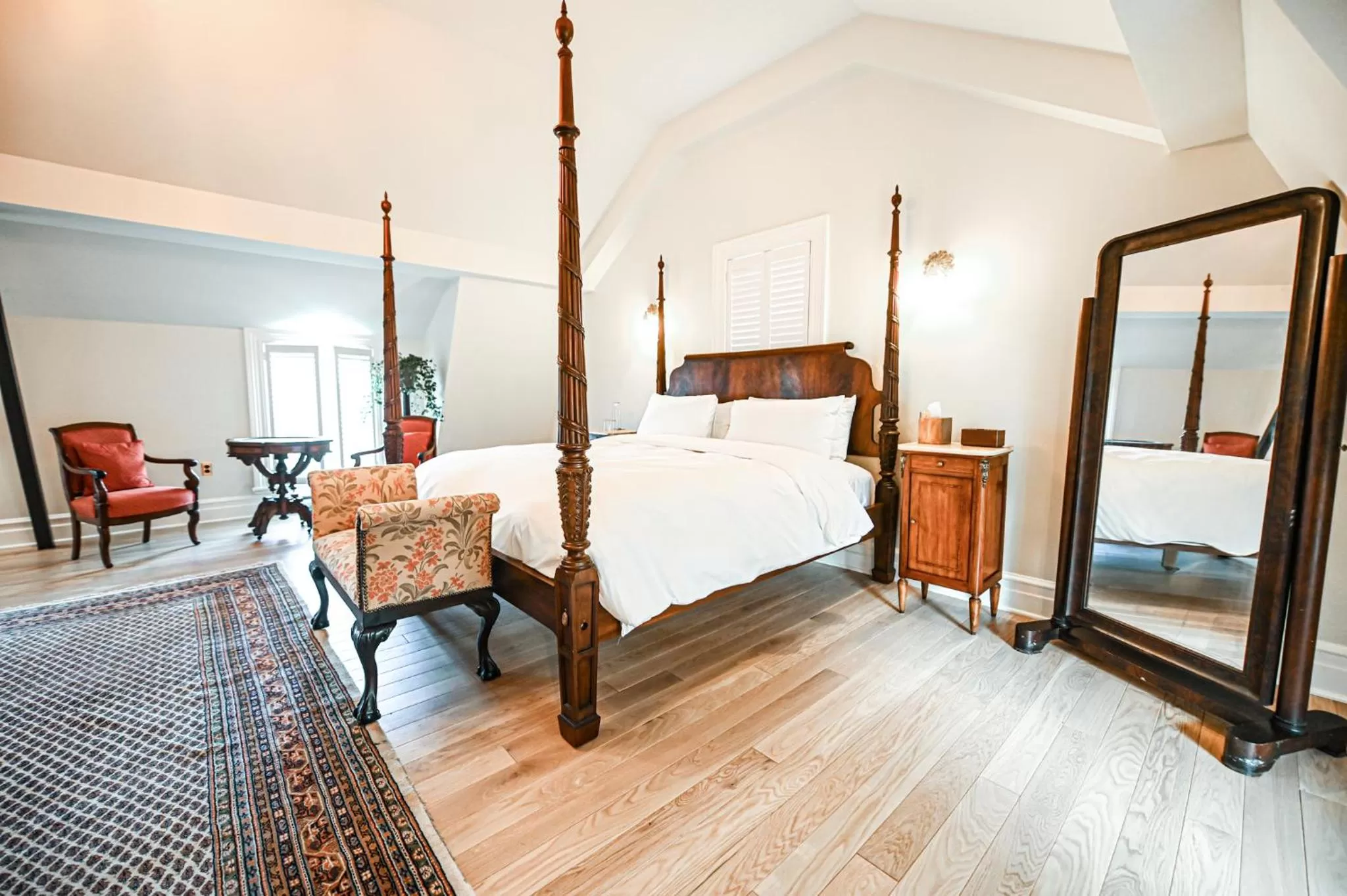 Bedroom, Bed in StoneHaven Le Manoir - Relais & Châteaux