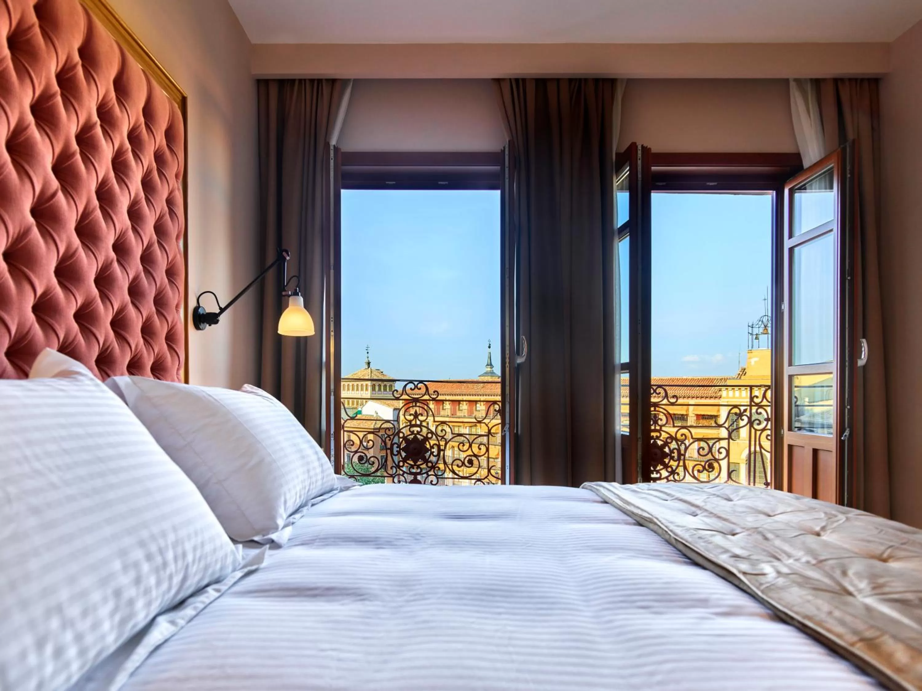 Balcony/Terrace, Bed in Hotel Boutique ADOLFO