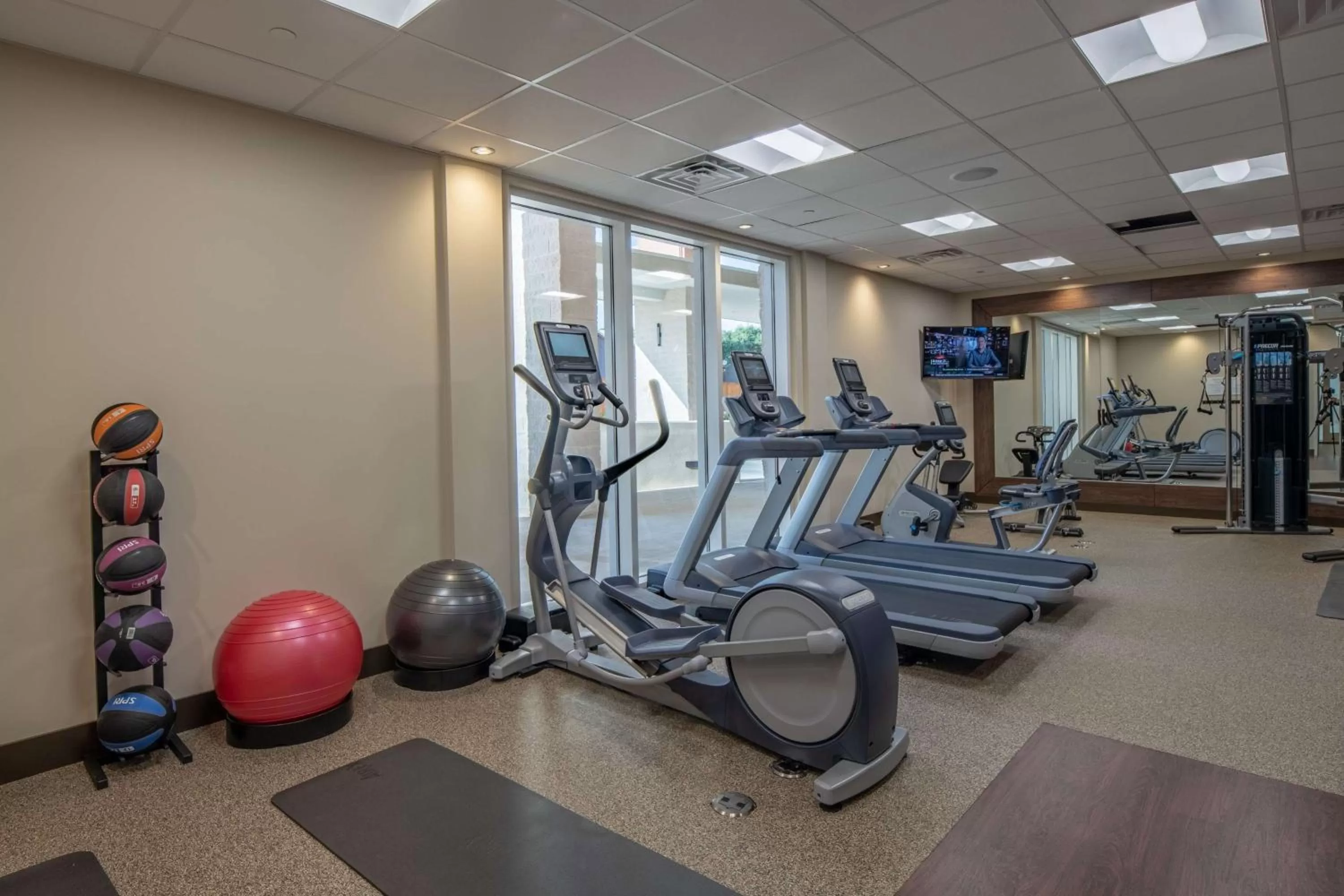 Fitness centre/facilities in Hilton Garden Inn Dallas At Hurst Conference Center