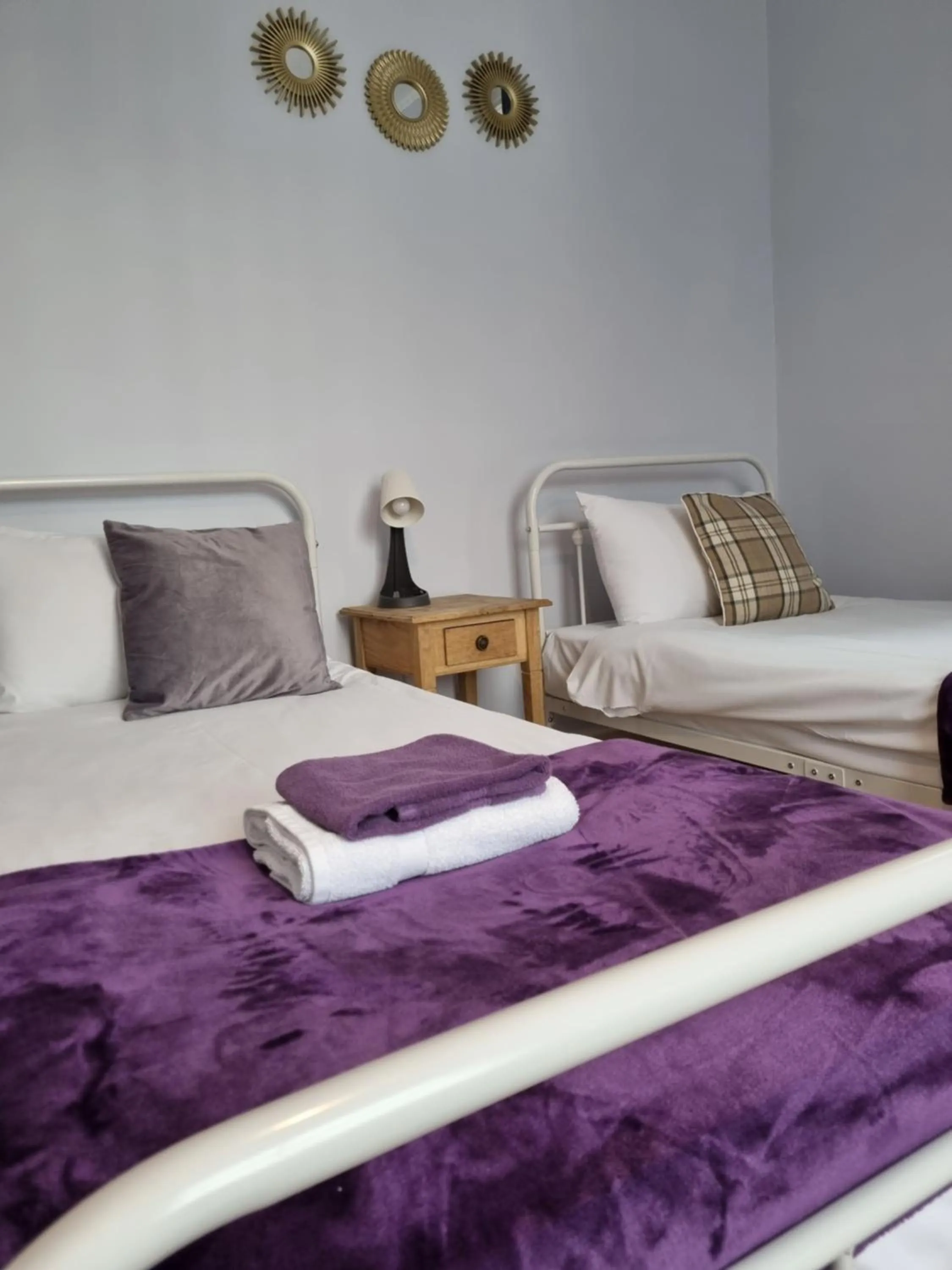 Bedroom, Bed in The Windmill Hotel