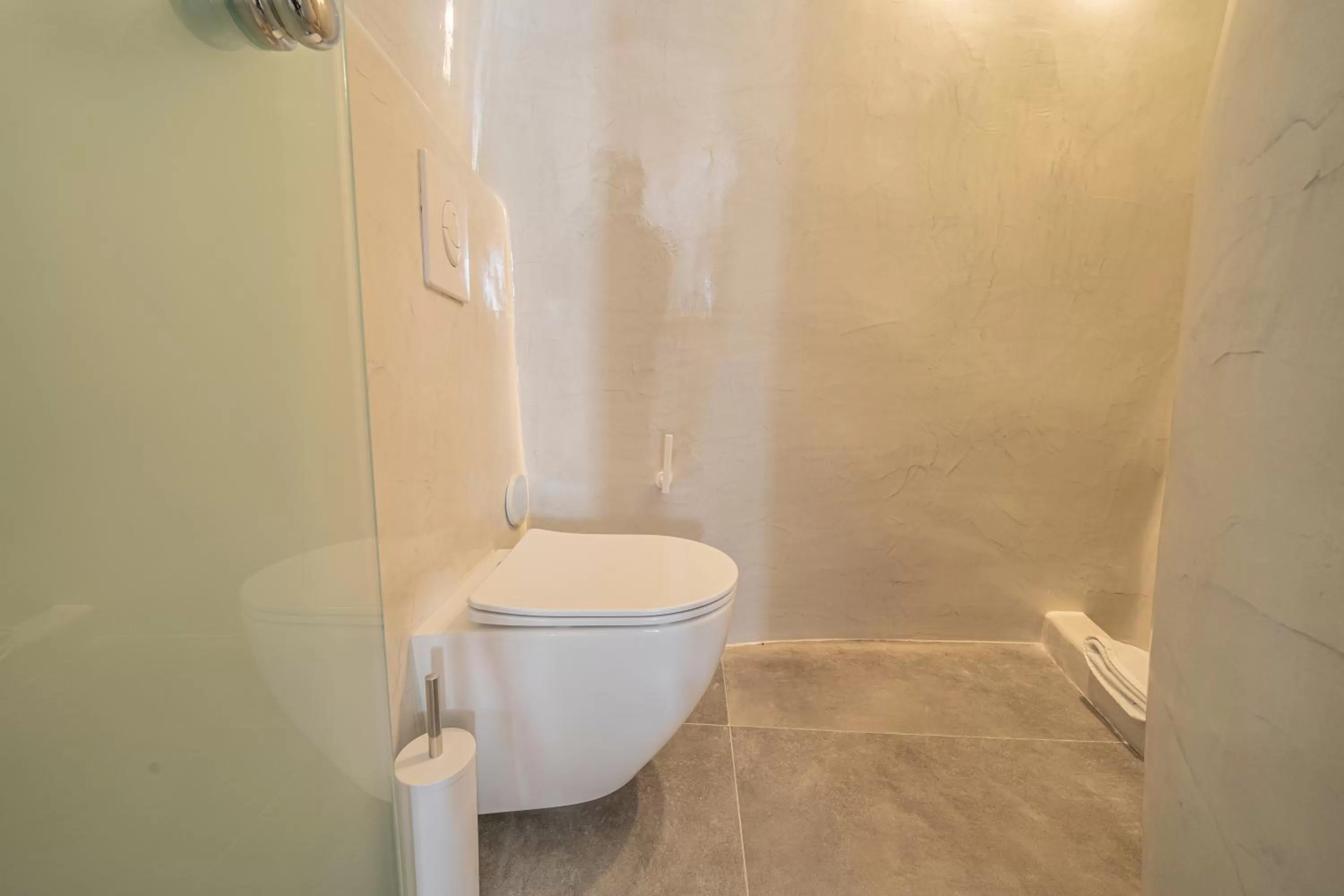 Toilet in Eternity Suites Santorini