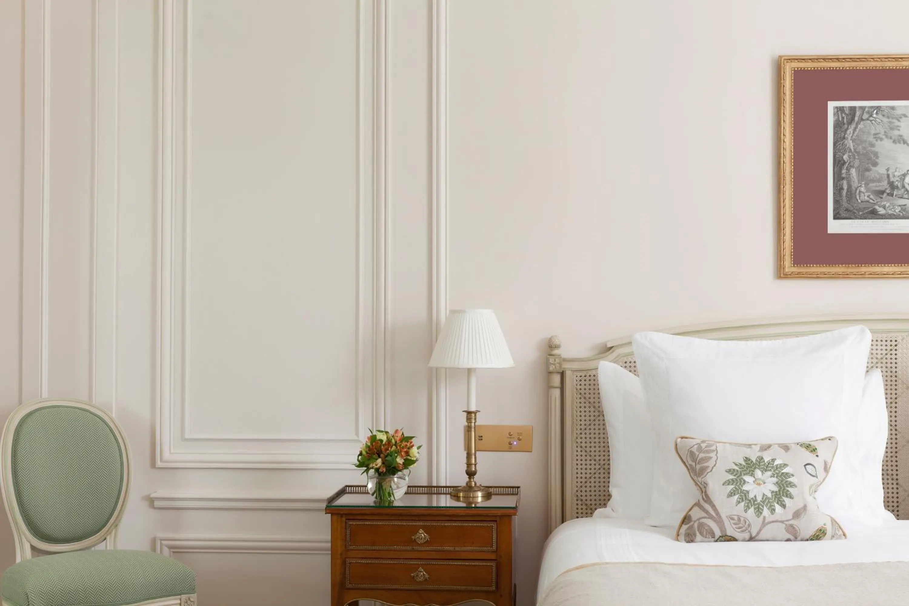 Bed in Le Bristol Paris, Oetker Hotels