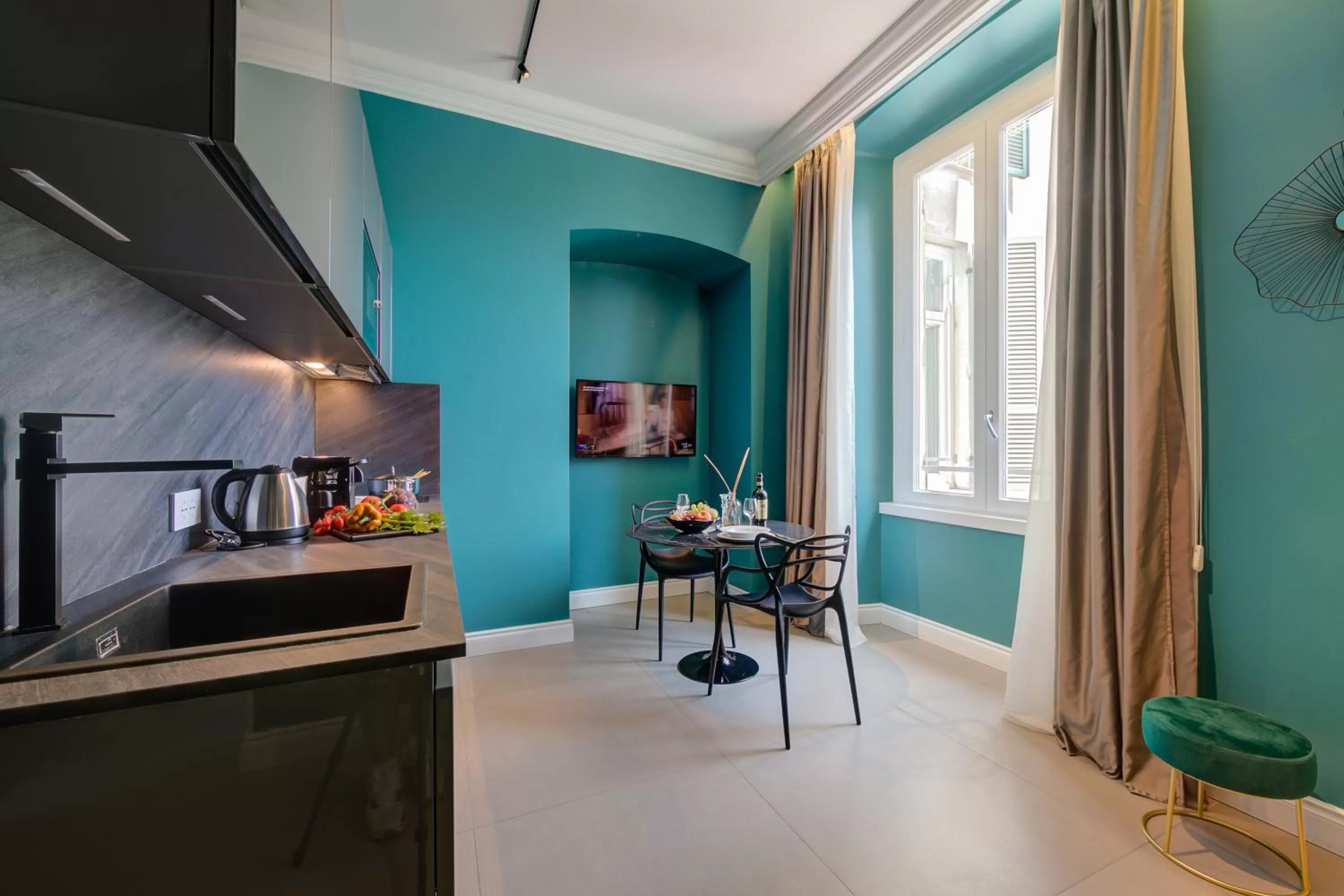 Kitchen or kitchenette, Kitchen/Kitchenette in Boutique Central Apartments- Happy Rentals