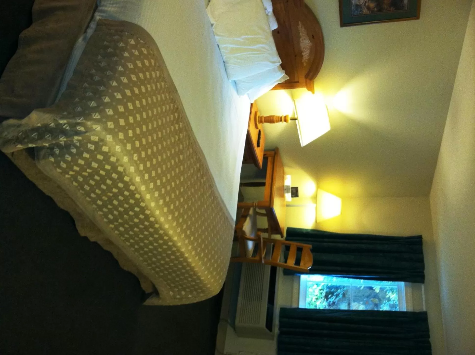 Bedroom in Lake Chatuge Lodge