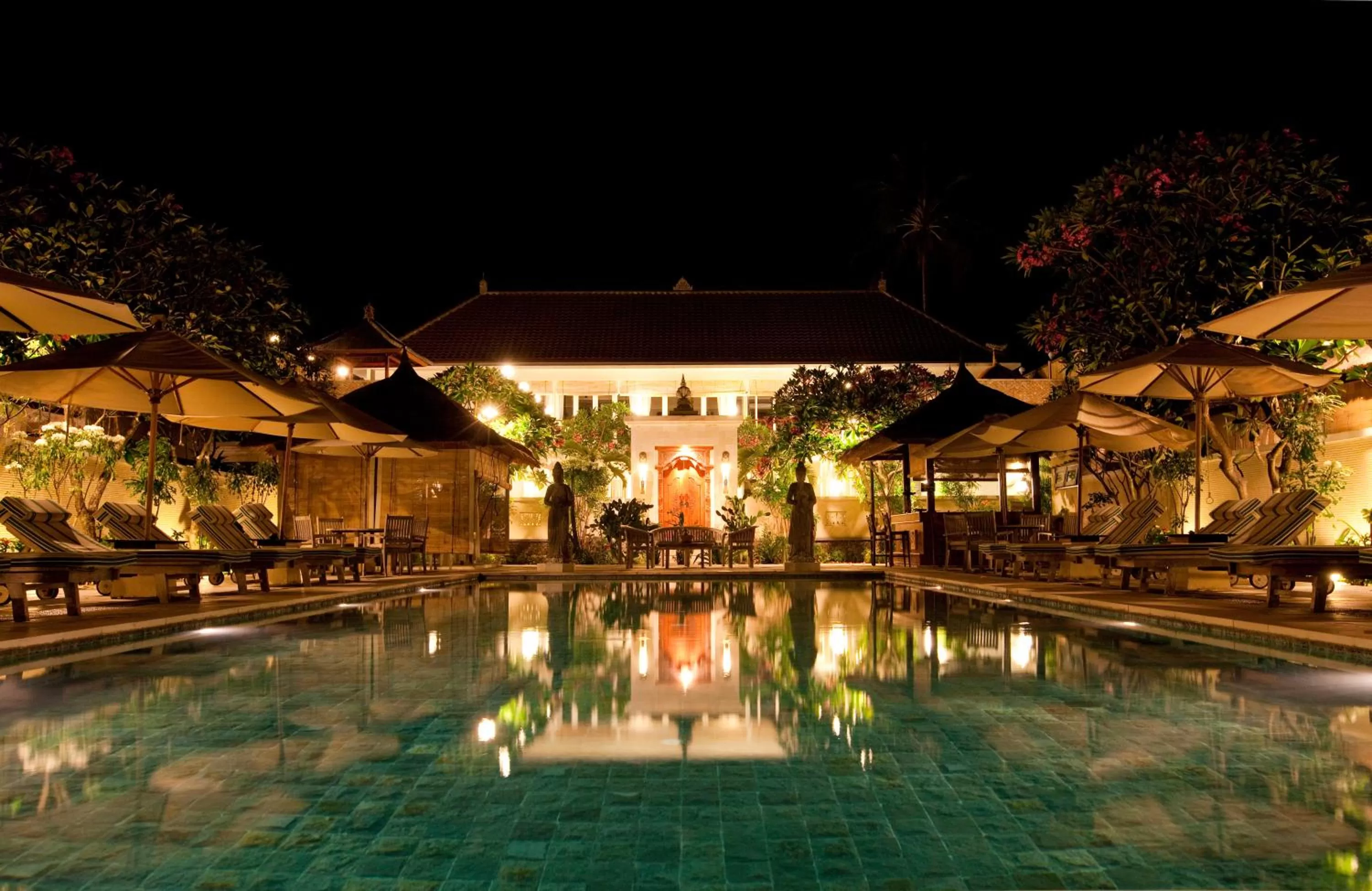 Swimming pool in Puri Mas Boutique Resort & Spa