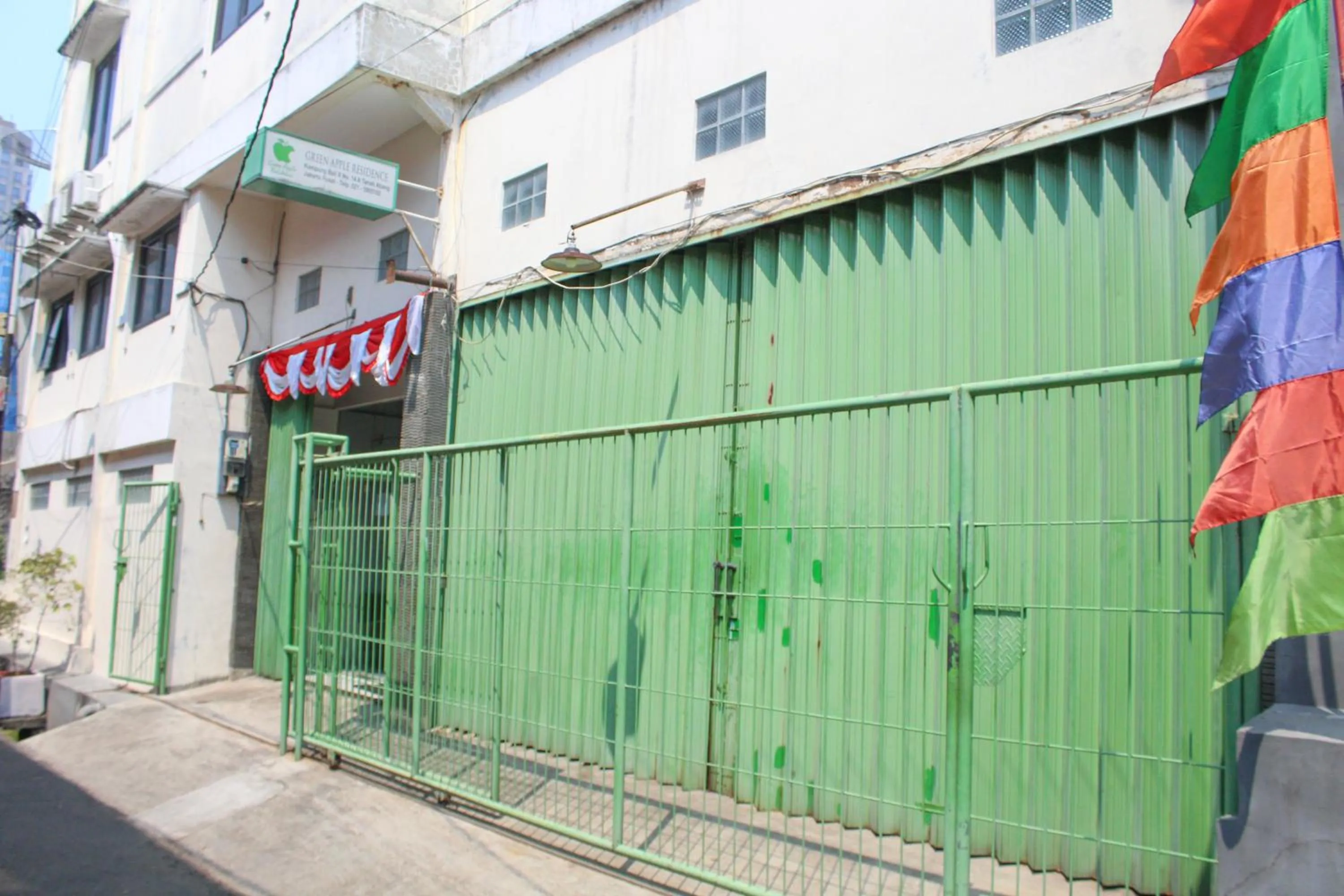 Green Apple Residence near Sarinah Mitra RedDoorz